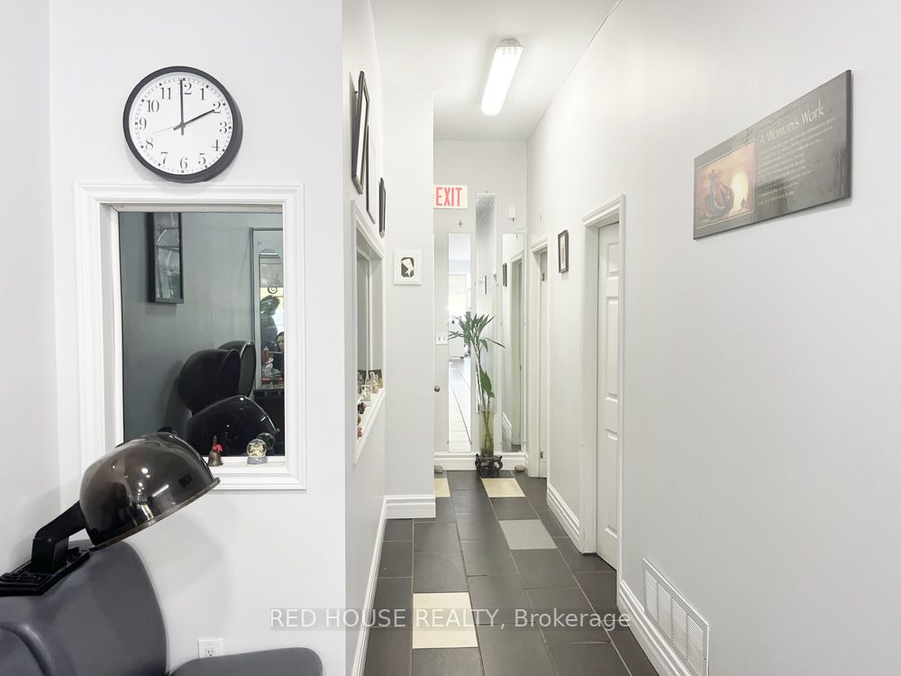 1533 O'Connor Drive, Toronto, ON M4B 2V7 photo 5