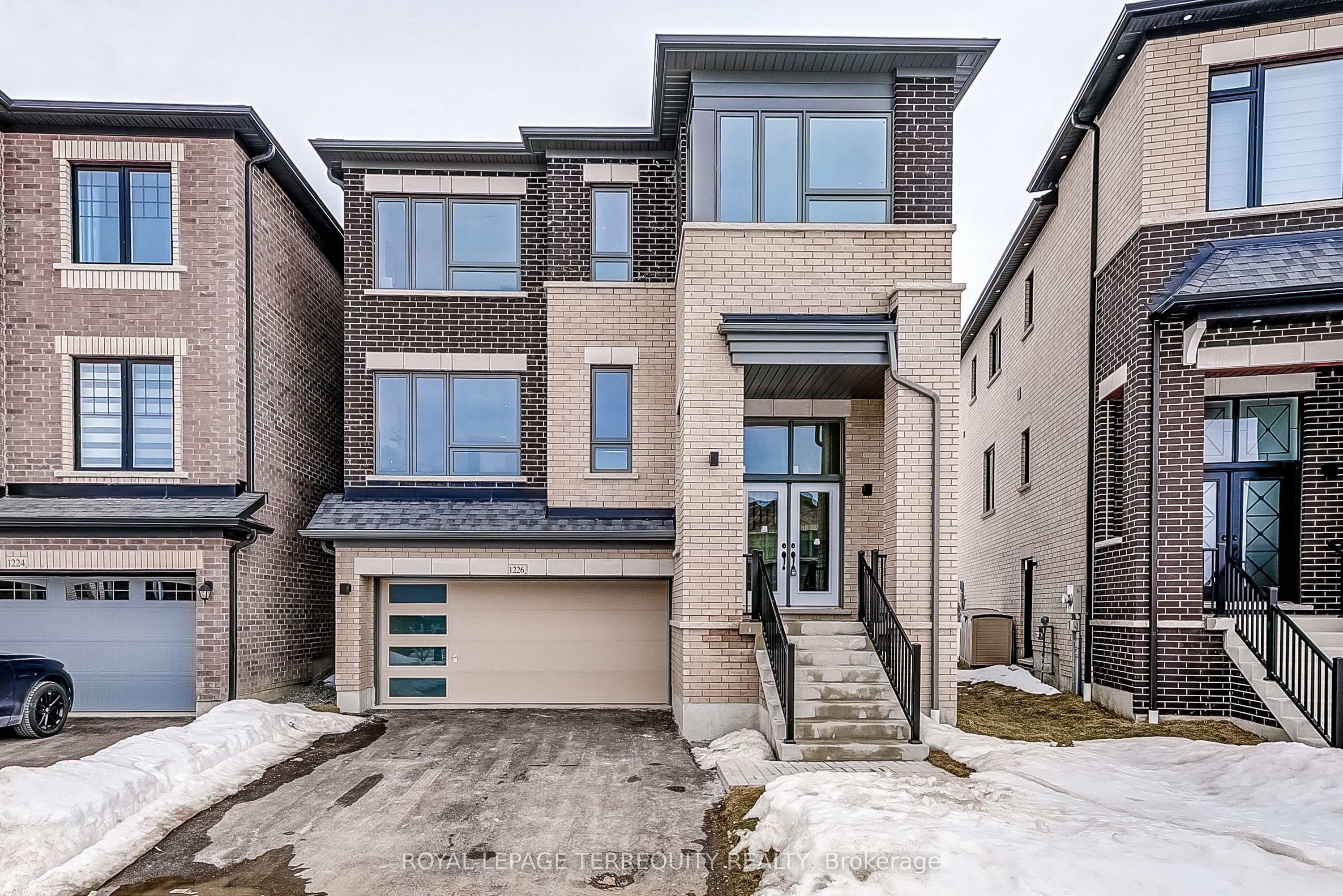 1226 Talisman Manor, Pickering, ON L1X 0R9 photo 3
