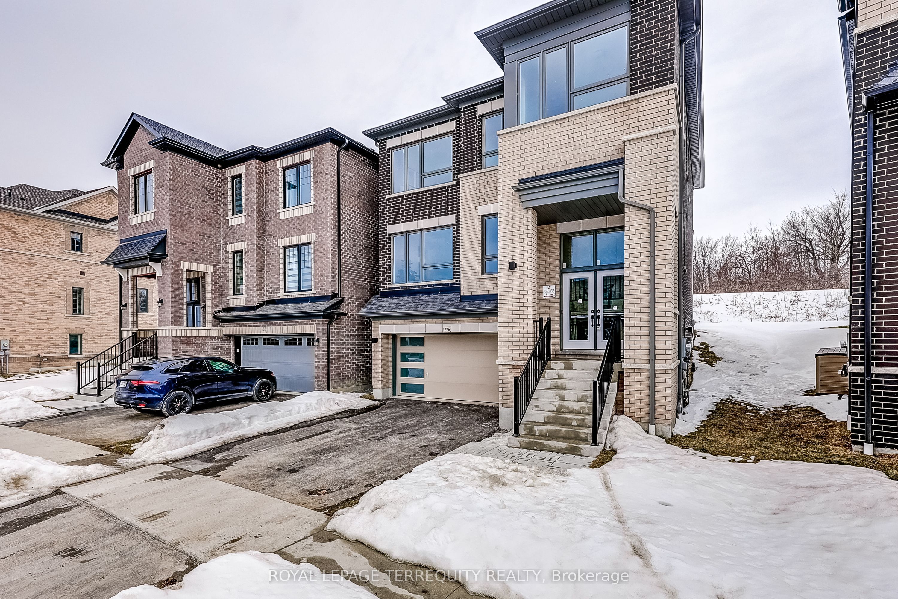 1226 Talisman Manor, Pickering, ON L1X 0R9 photo 4