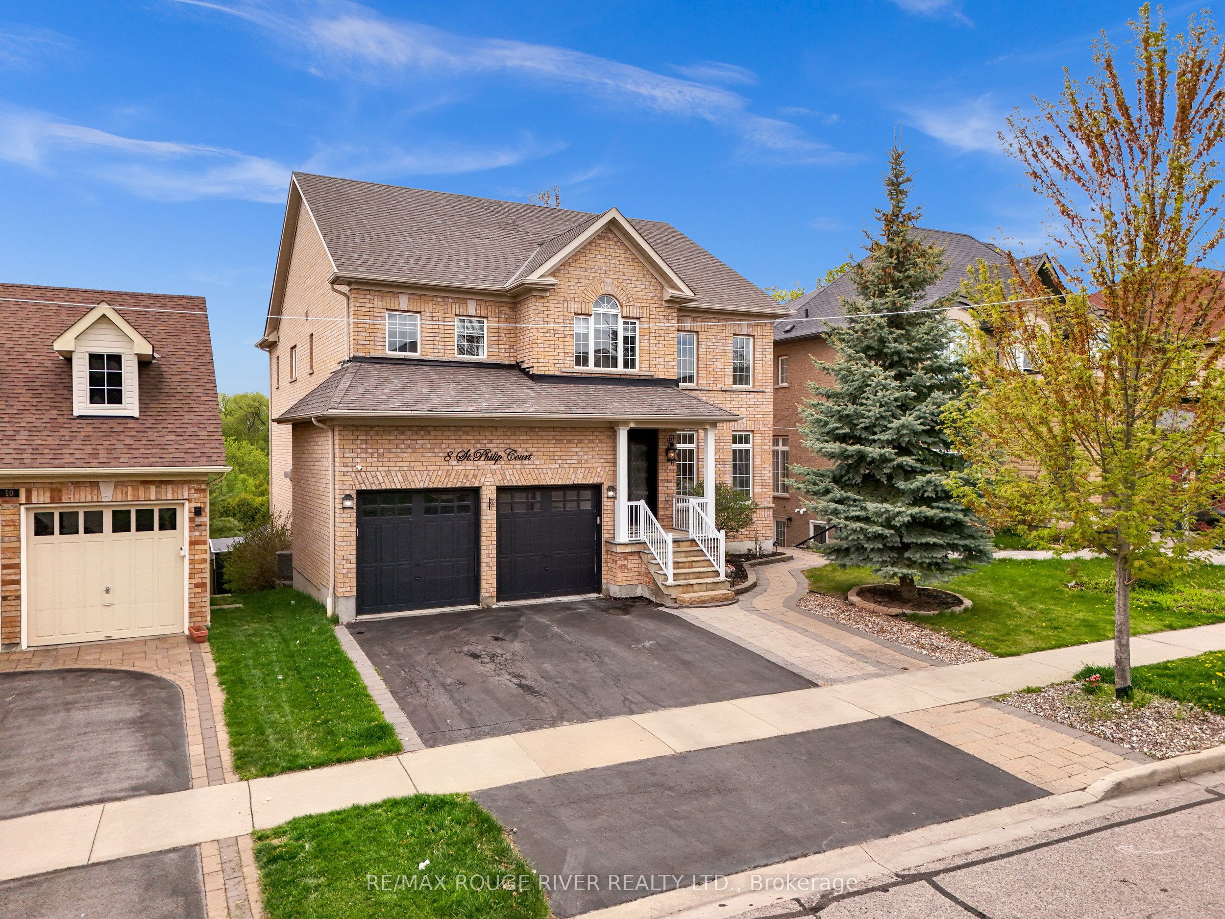 8 St Philip Court, Whitby, ON L1P 0A5 photo 2