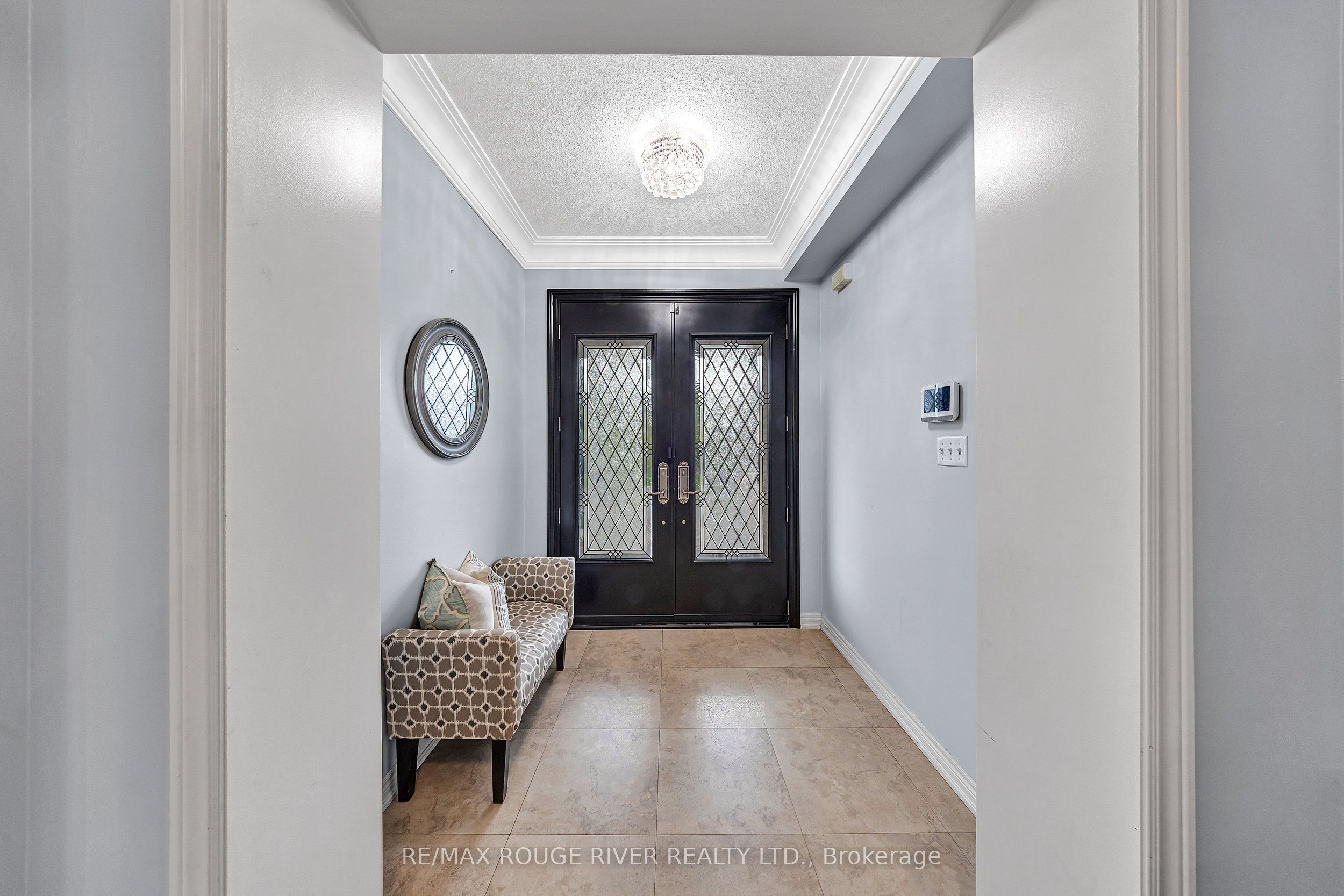 8 St Philip Court, Whitby, ON L1P 0A5 photo 5