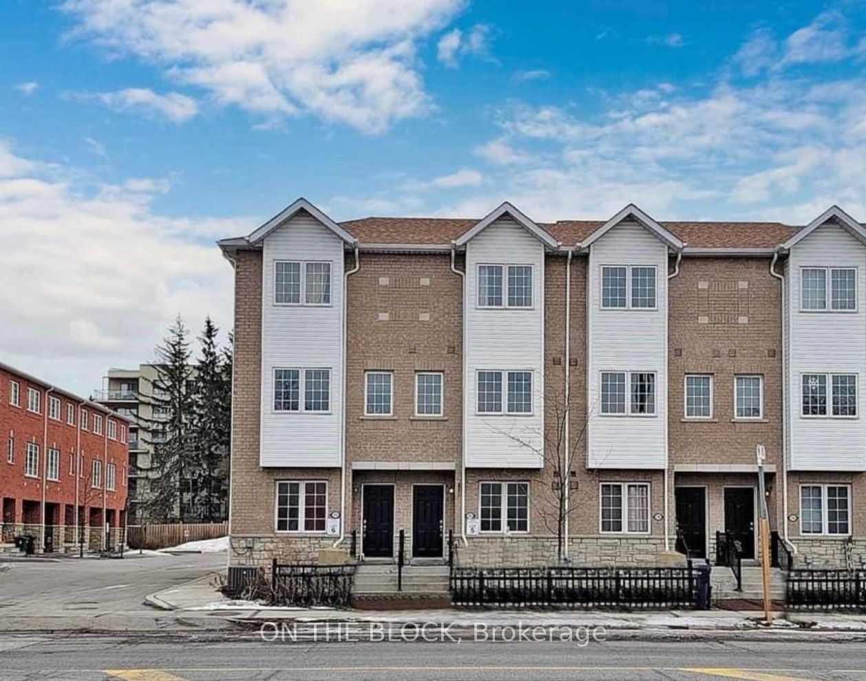 3761A St Clair Avenue E, Toronto, ON M1M 0C8