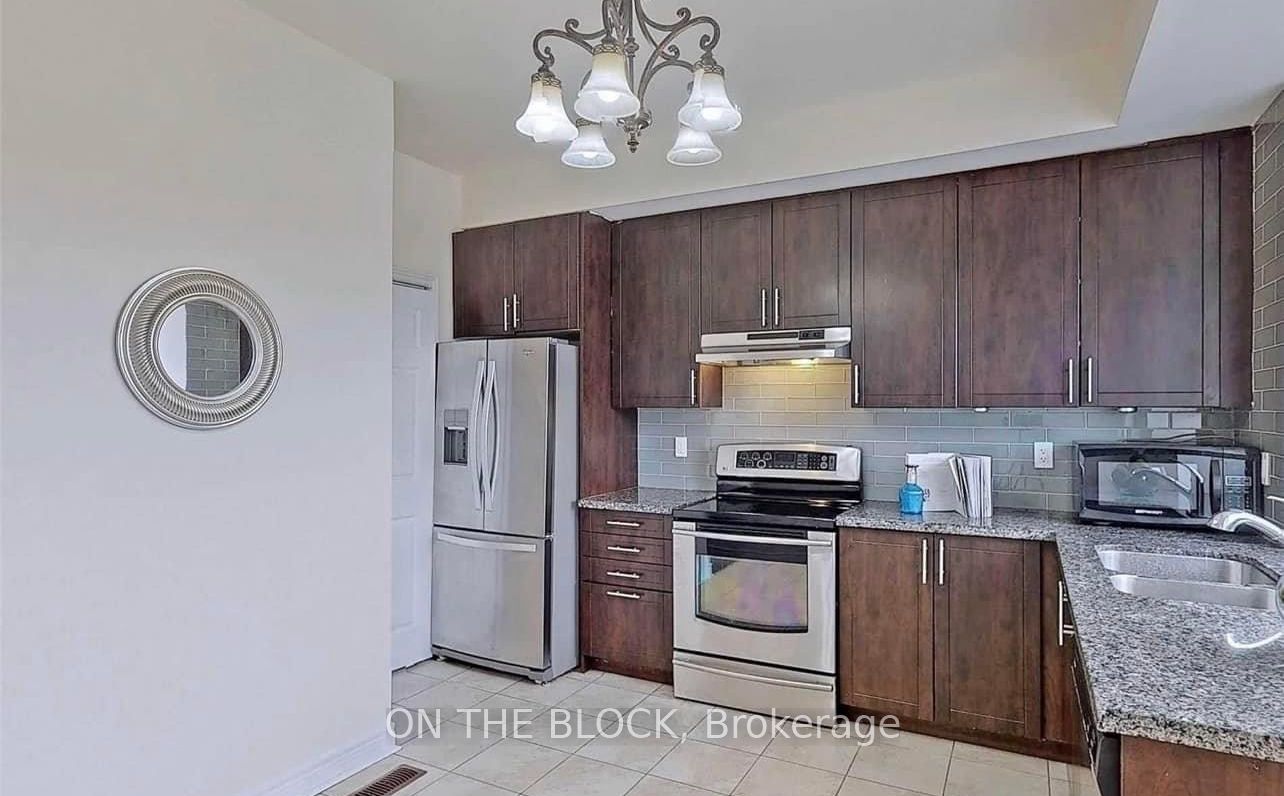 3761A St Clair Avenue E, Toronto, ON M1M 0C8 photo 2