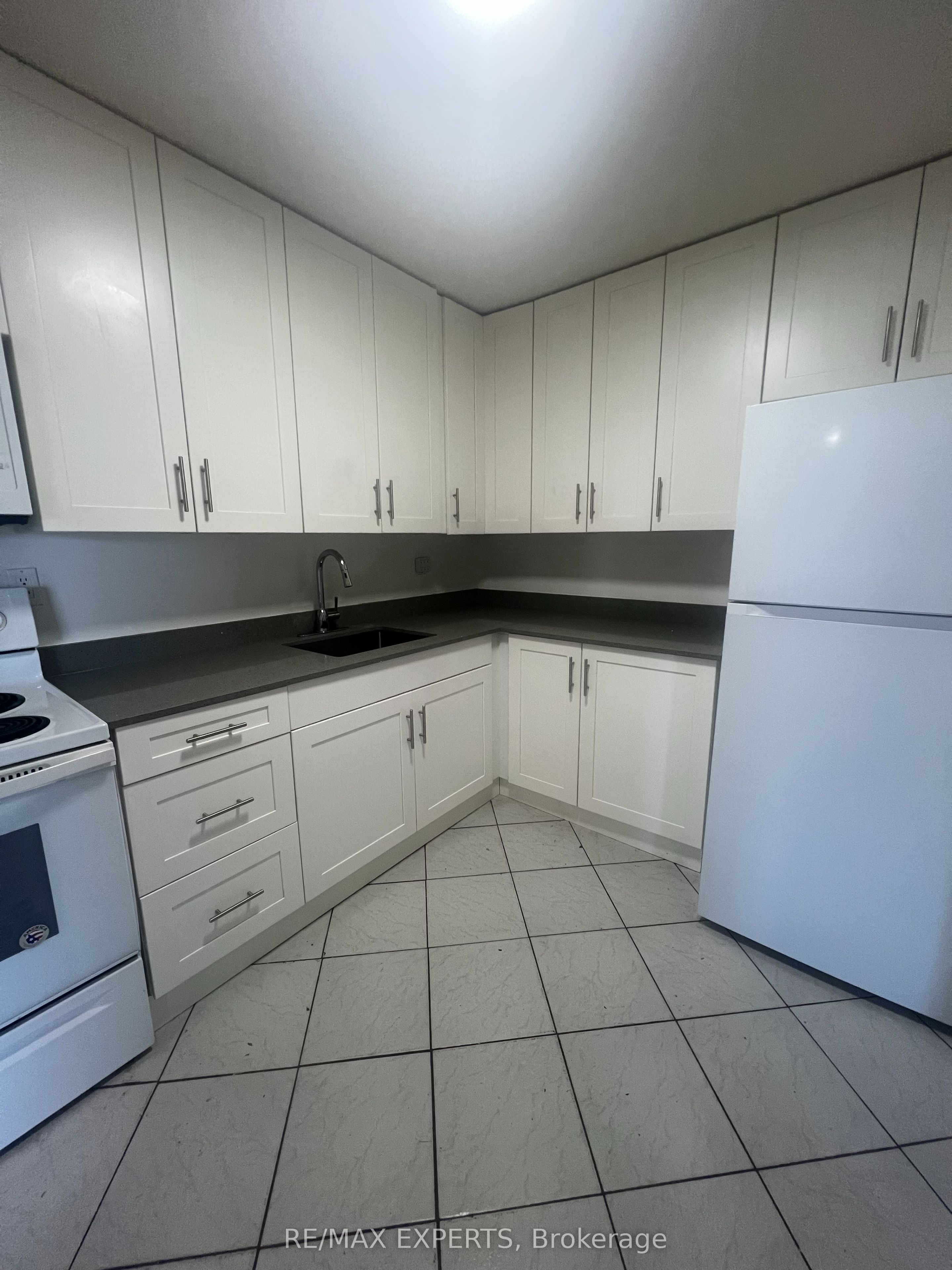 123 Bloor Street W 307, Oshawa, ON L1J 1P5 photo 4