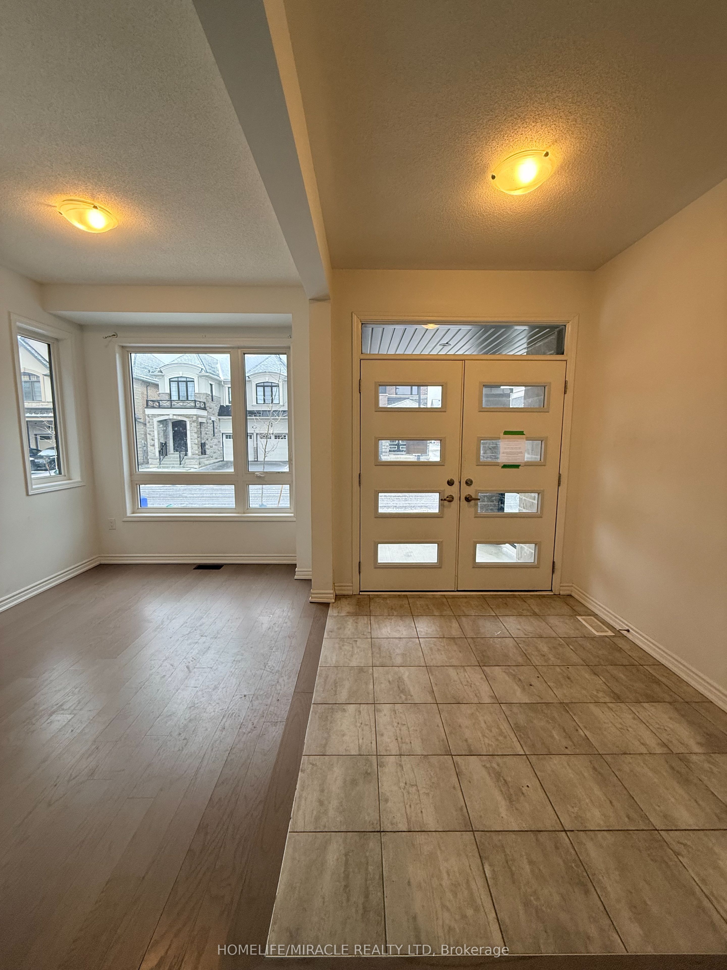 1421 Swallowtail Lane, Pickering, ON L1X 0N8 photo 5