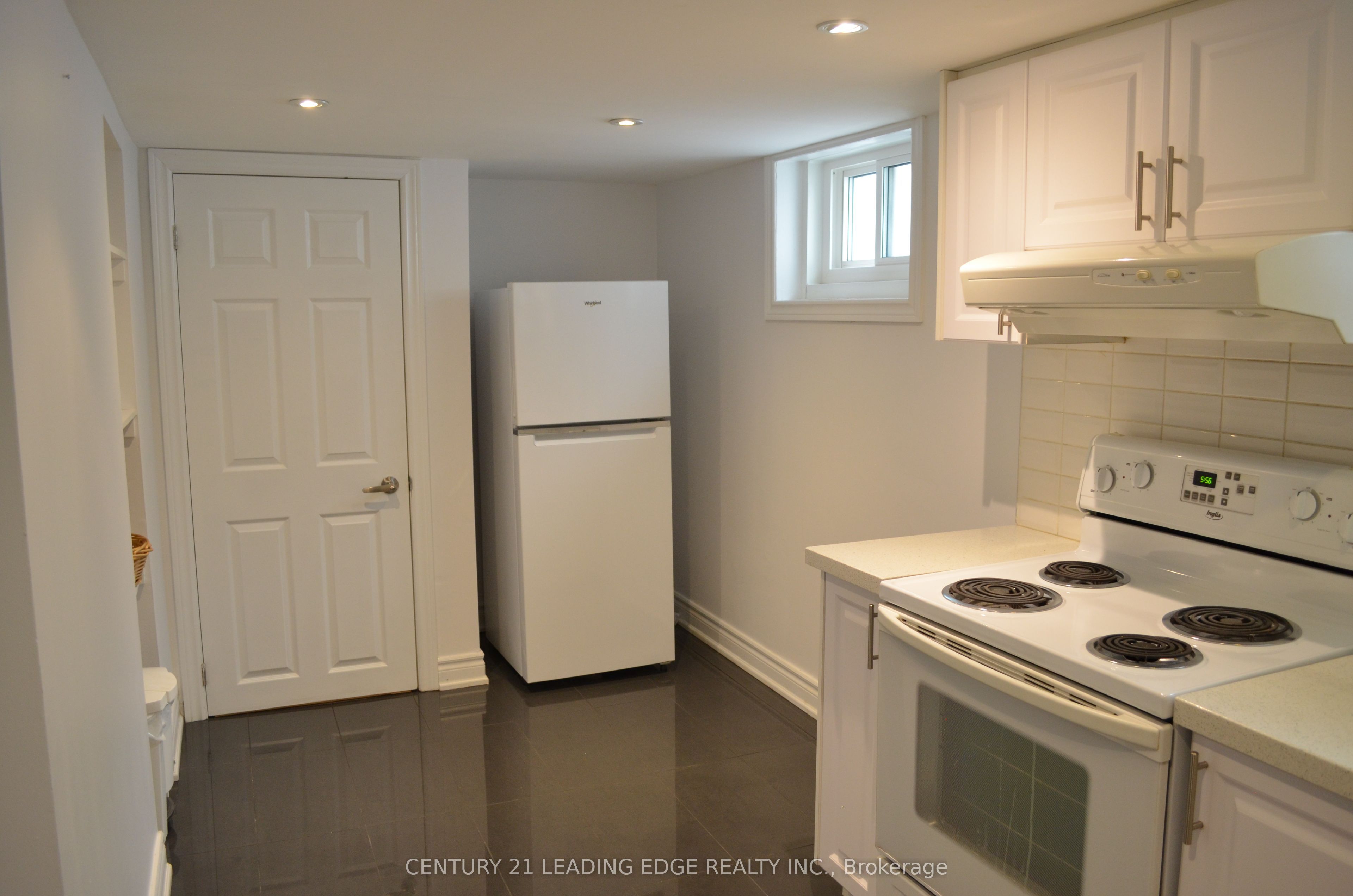 10 Tartan Avenue Bsmt, Toronto, ON M1L 1T6 photo 5