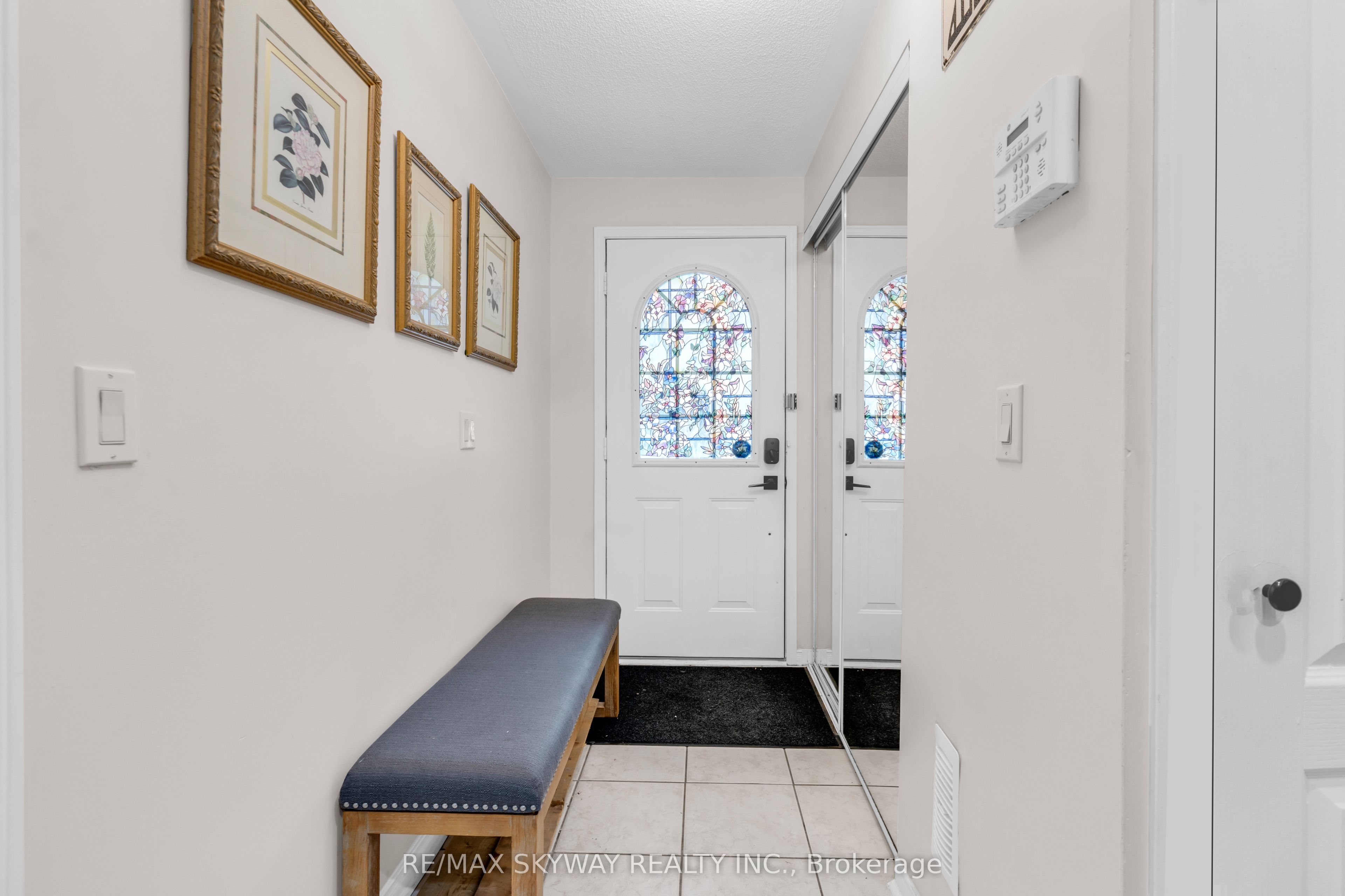 96 Jenkinson Way, Toronto, ON M1P 5H4 photo 3