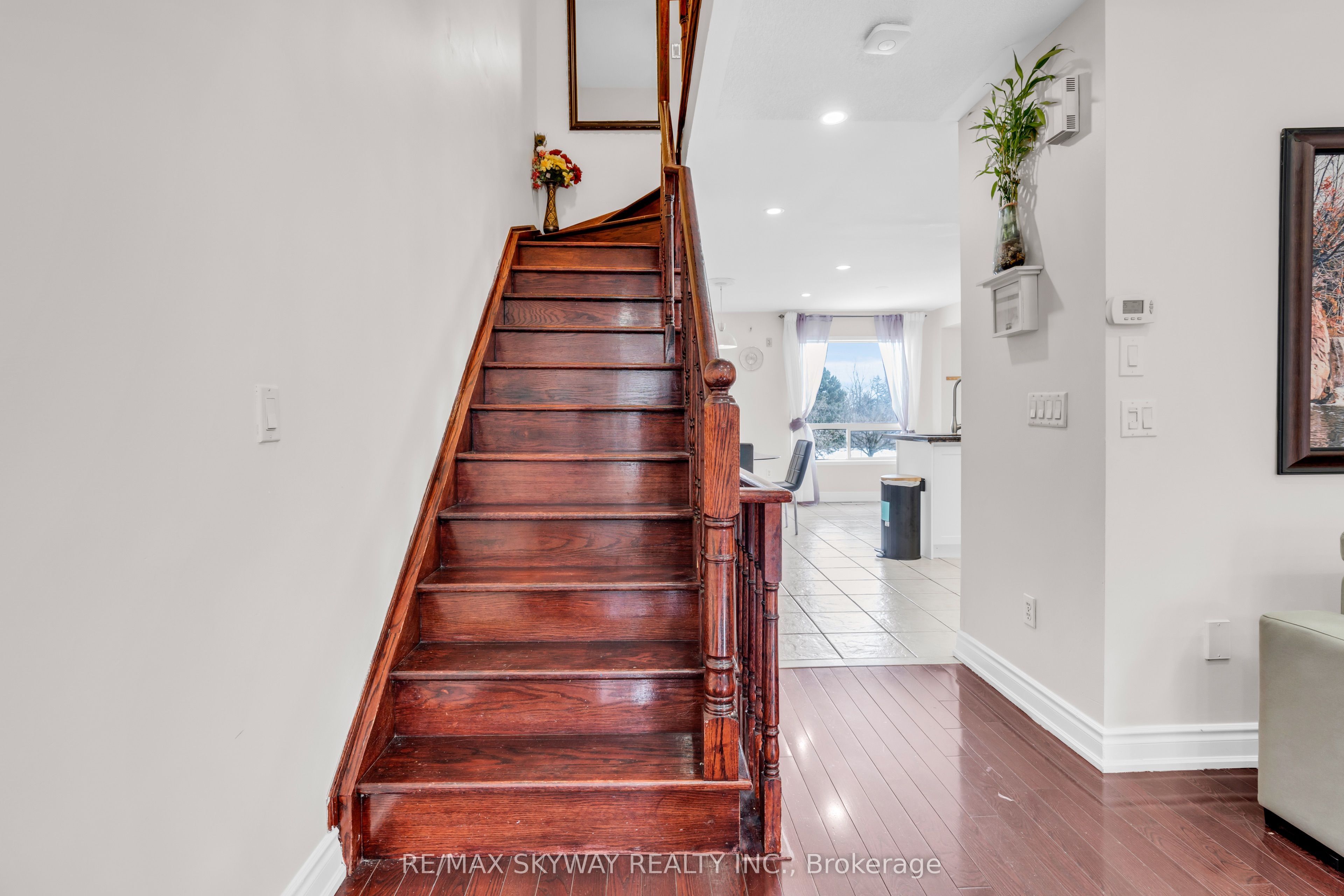 96 Jenkinson Way, Toronto, ON M1P 5H4 photo 4