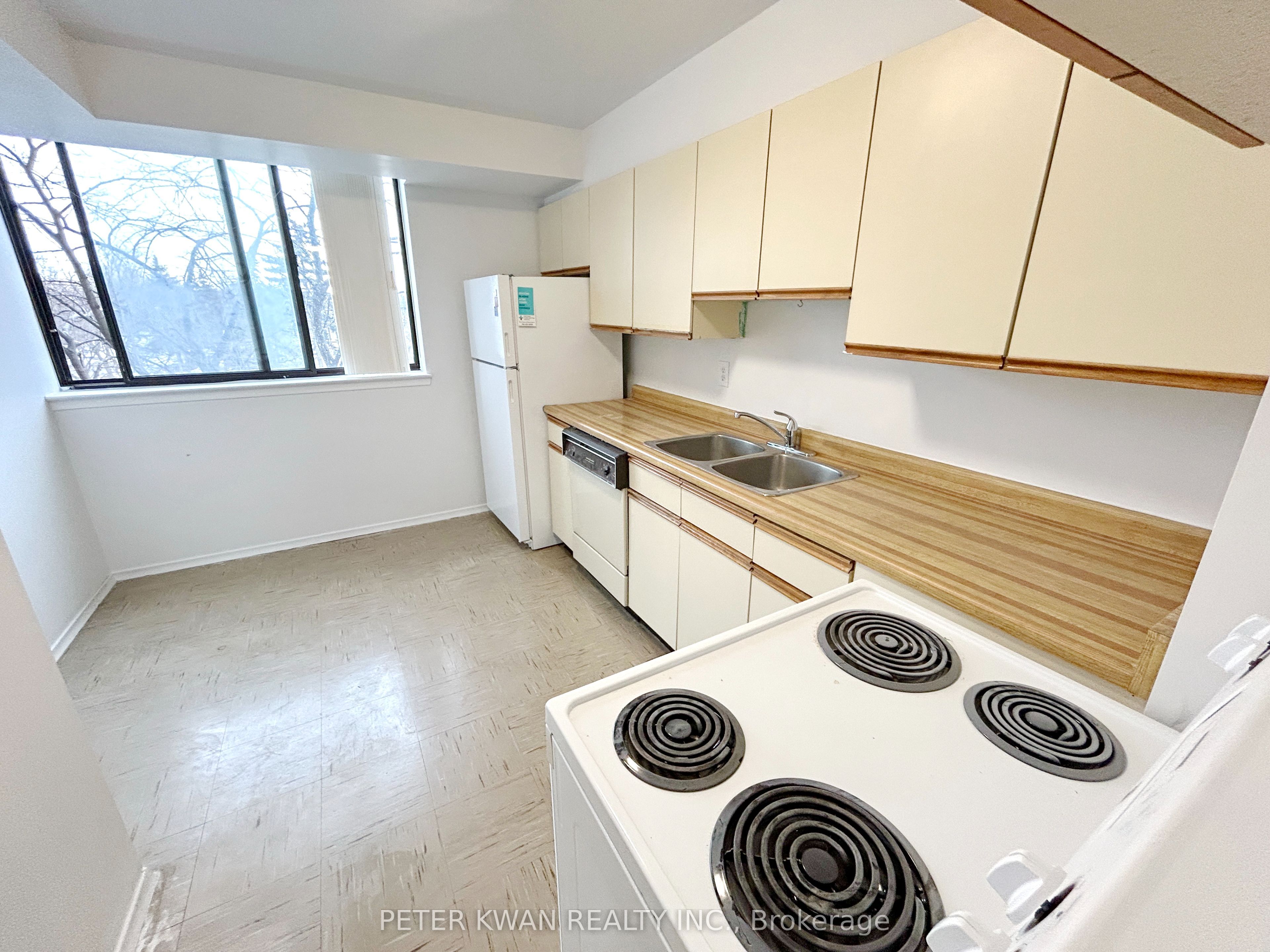 25 Bamburgh Circle 330, Toronto, ON M1W 3W2 photo 3