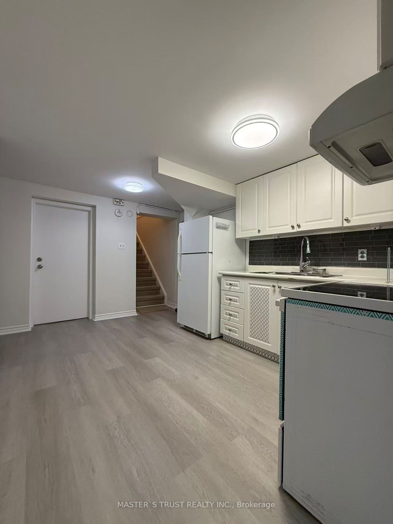 16 Farmington Crescent Bsmt, Toronto, ON M1S 1G1 photo 4