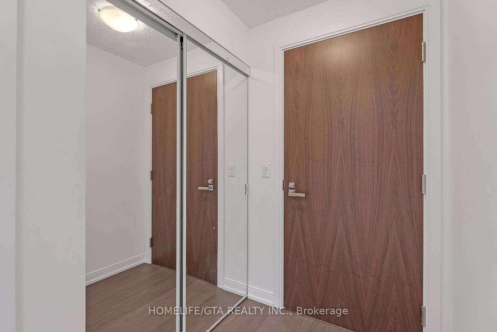 255 Village Green Square 2403, Toronto, ON M1S 0L7 photo 3