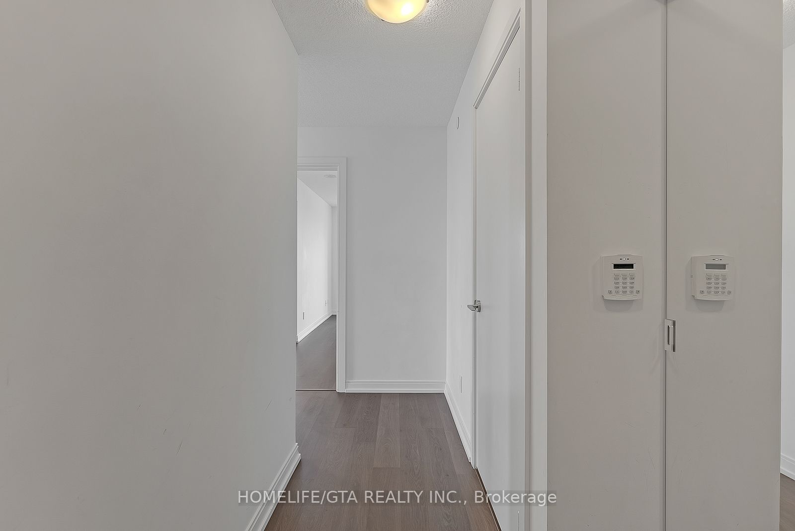 255 Village Green Square 2403, Toronto, ON M1S 0L7 photo 4