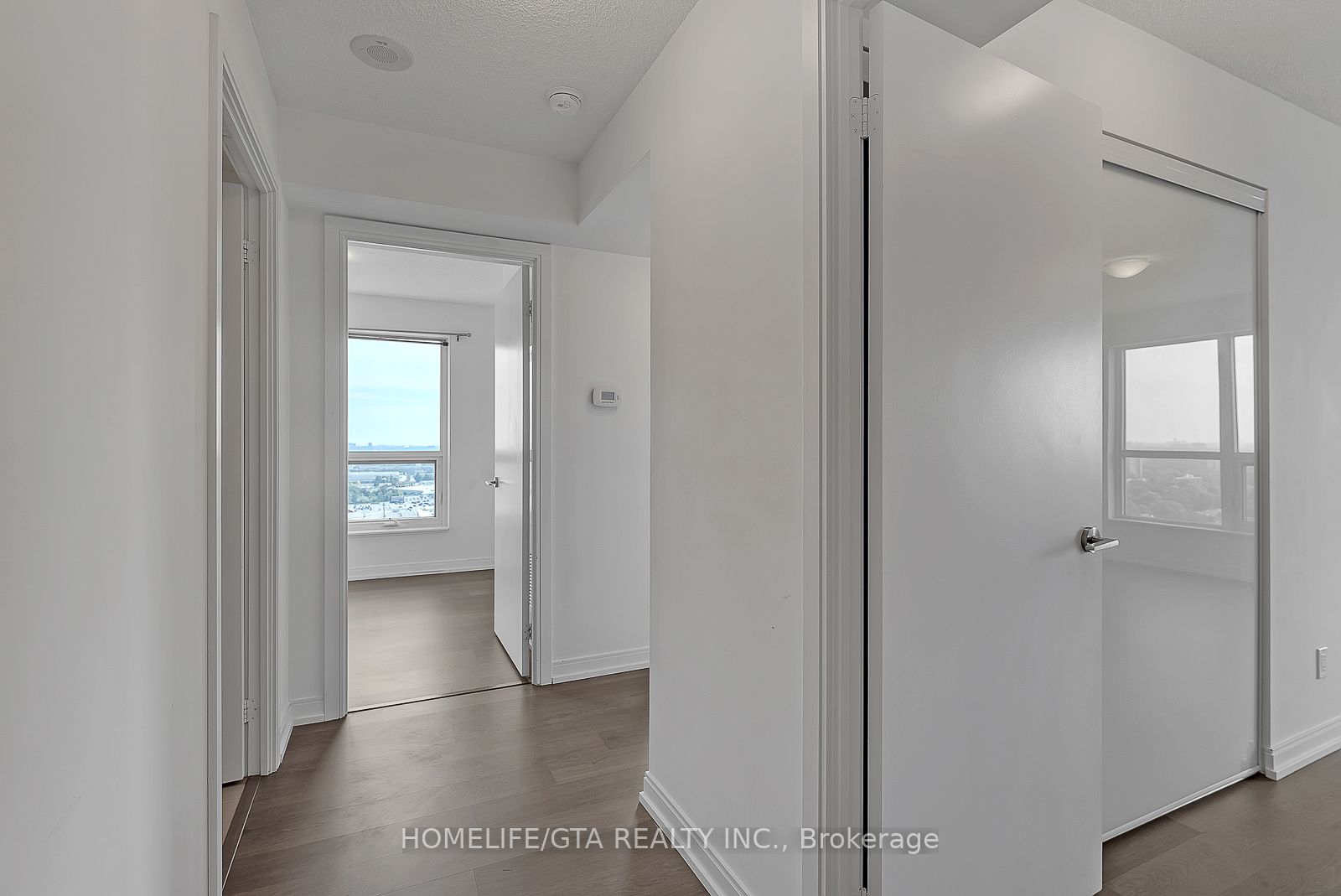 255 Village Green Square 2403, Toronto, ON M1S 0L7 photo 5