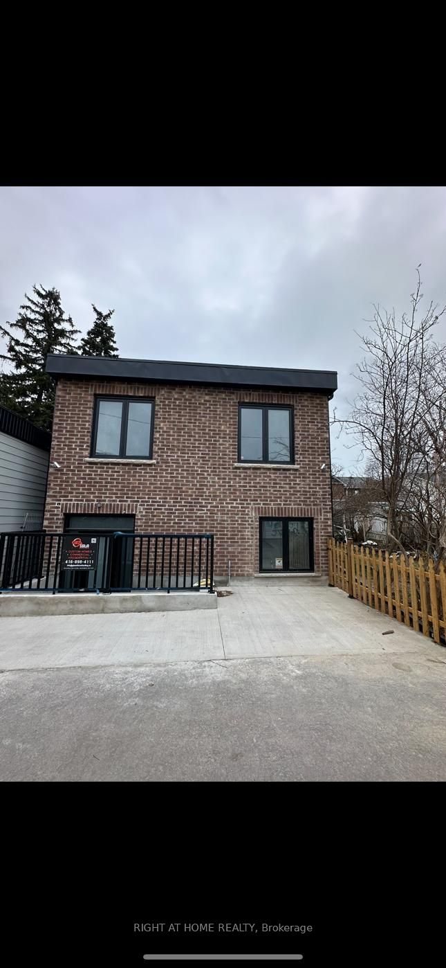 94 Barrington Avenue Laneway Suite, Toronto, ON M4C 4Z1 photo 2