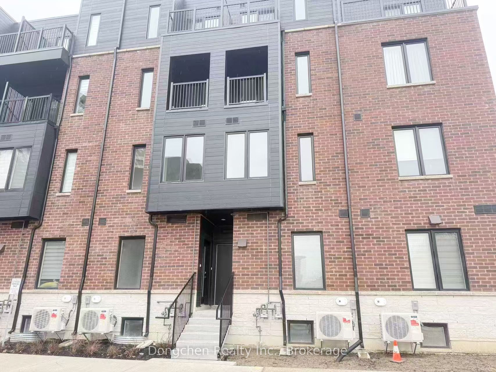 30 Calamint Lane 39, Toronto, ON M1W 2H1