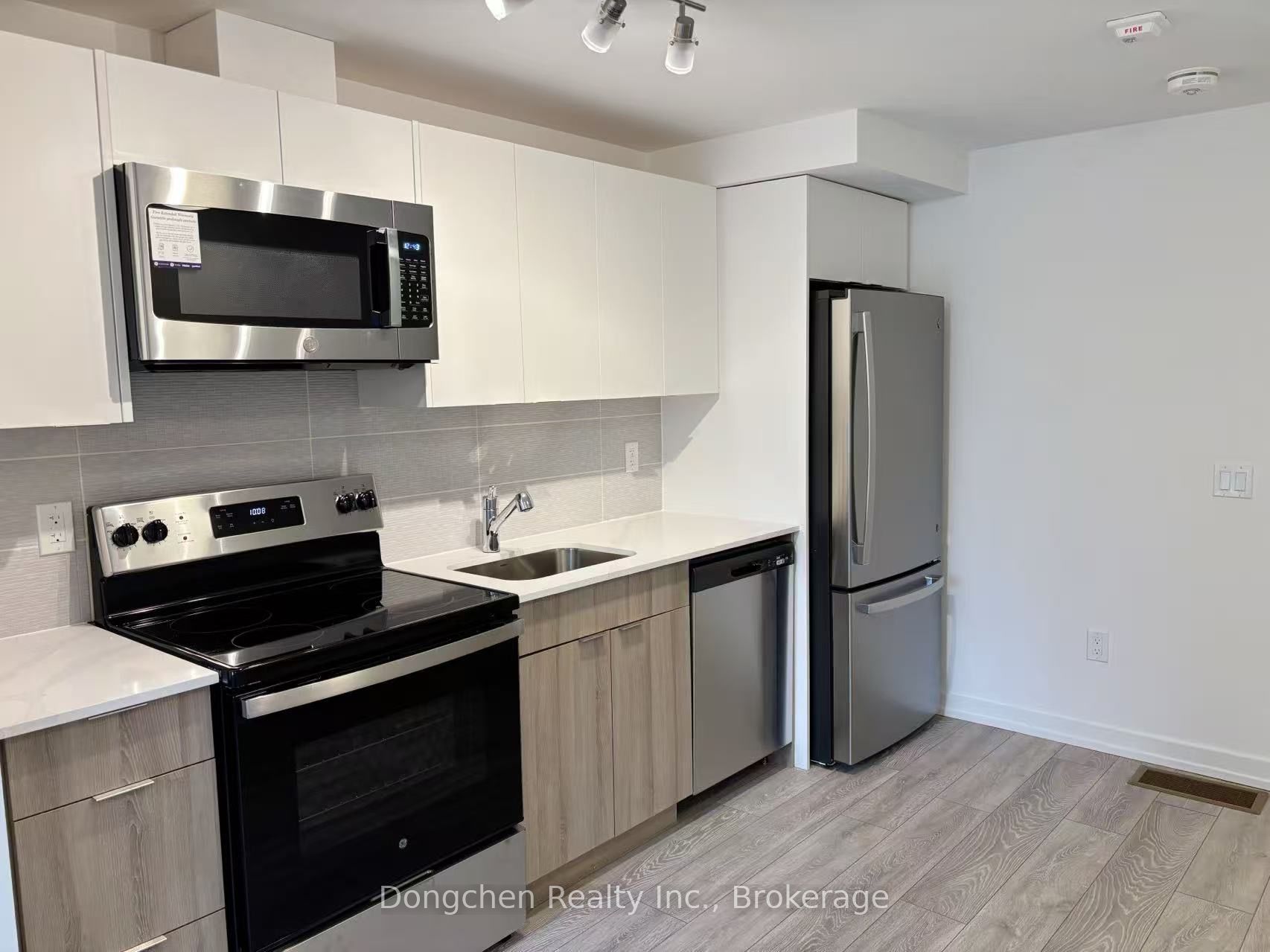 30 Calamint Lane 39, Toronto, ON M1W 2H1 photo 4