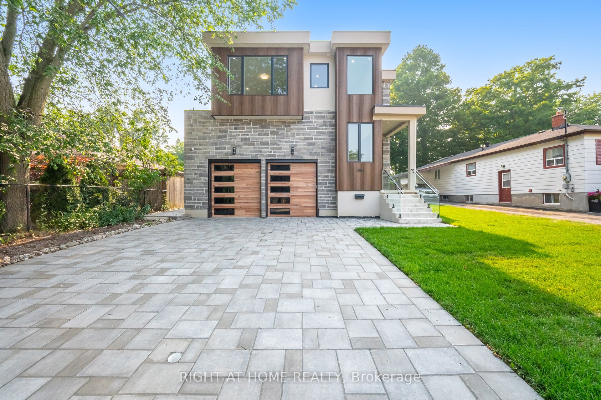 1984 Guild Road, Pickering, ON L1V 1Y1 photo 2