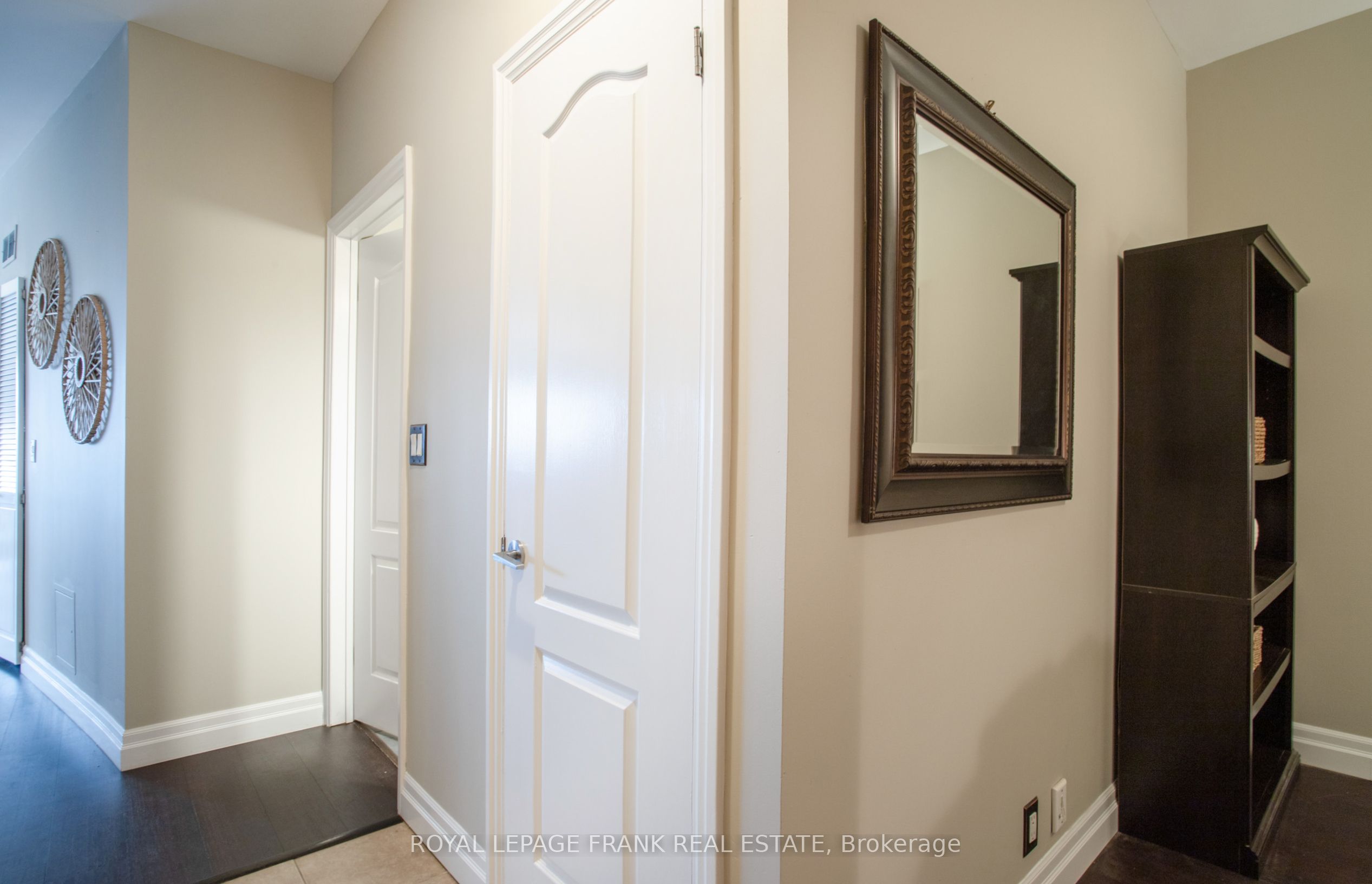 44 Bond Street W 905, Oshawa, ON L1G 6R2 photo 5
