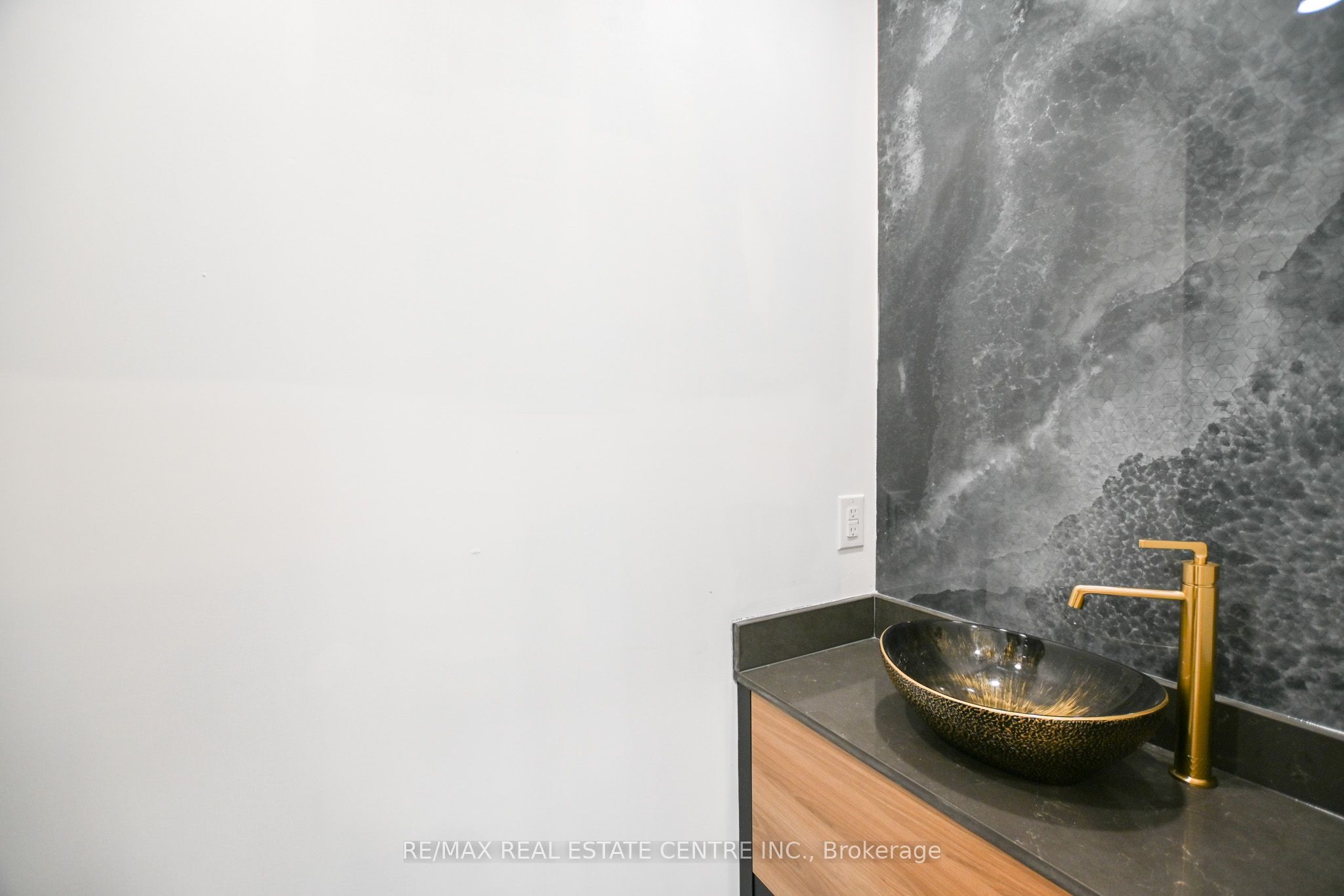 57 Jones Avenue, Toronto, ON M4M 2Z7 photo 5