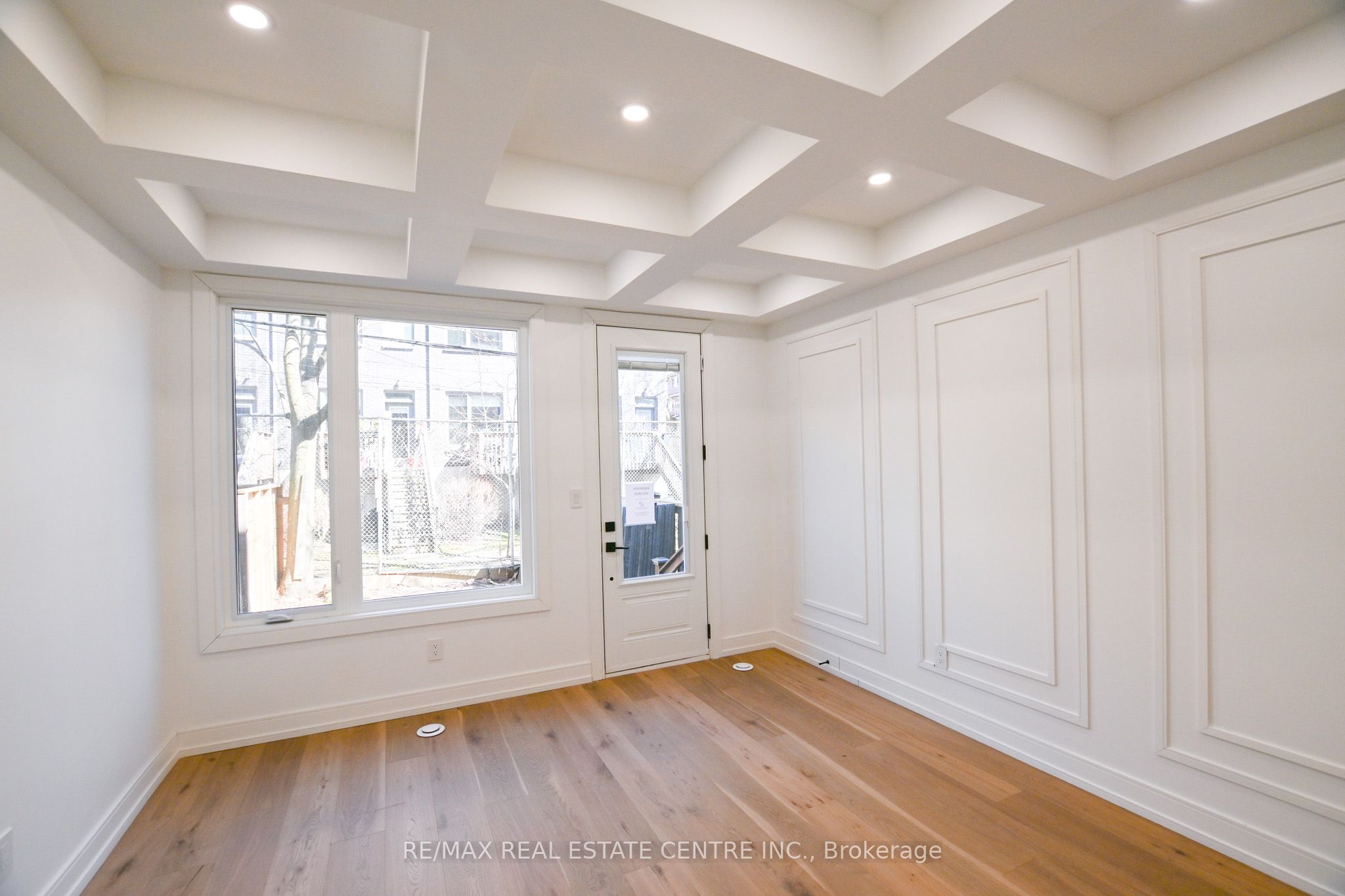 59 Jones Avenue, Toronto, ON M4M 2Z7 photo 3