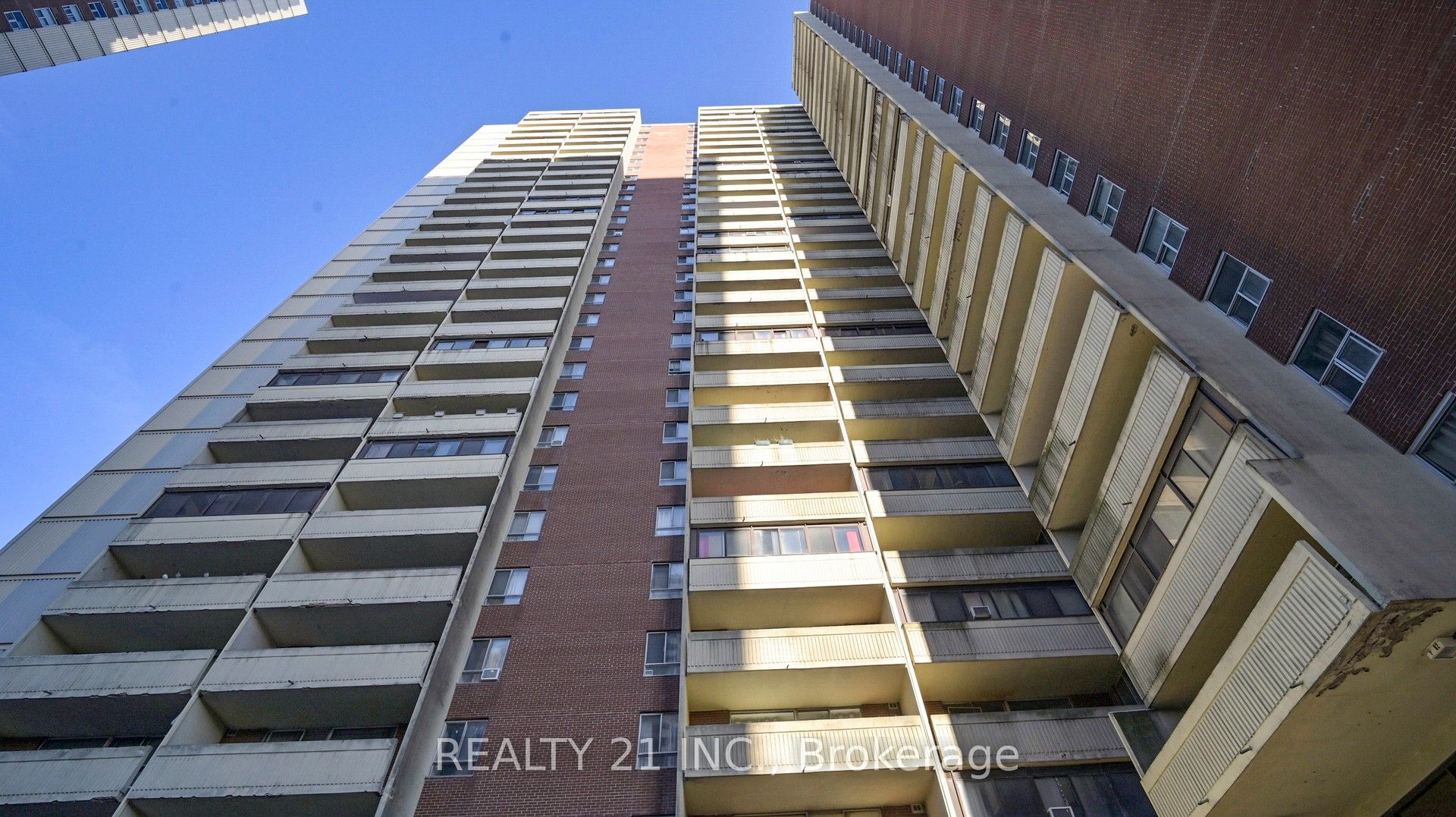5 Massey Square 2103, Toronto, ON M4C 5L6 photo 4