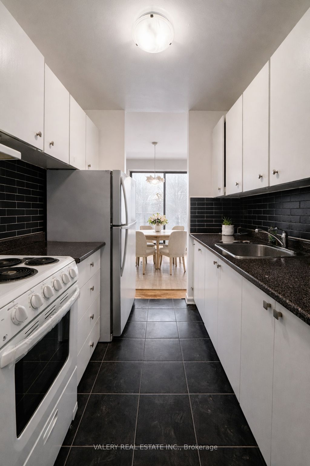 1780 Lawrence Avenue E 504, Toronto, ON M1R 2Y2 photo 2