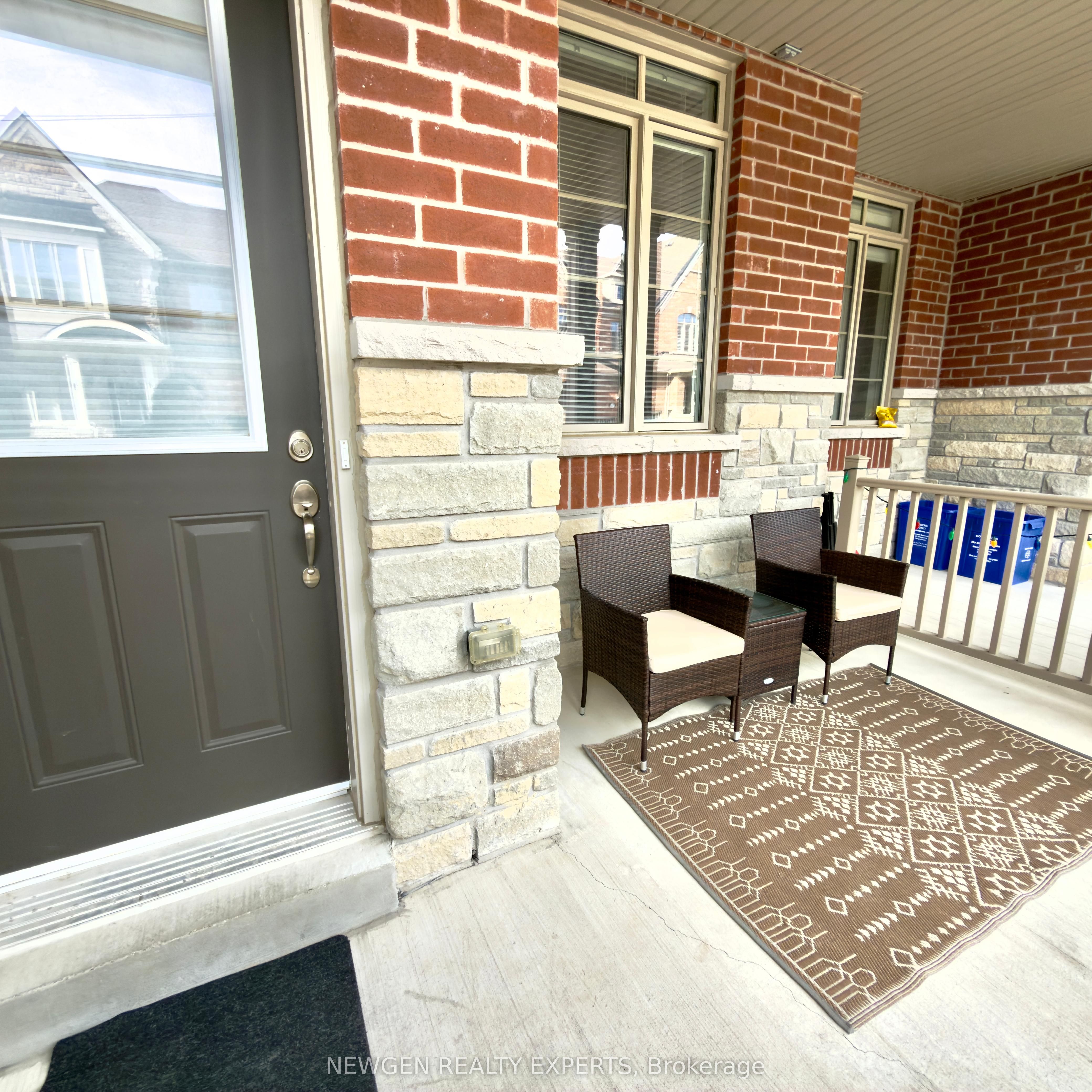 12 cachia Lane, Ajax, ON L1T 0P8 photo 2