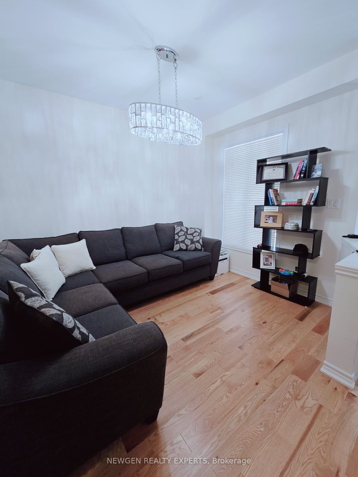 12 cachia Lane, Ajax, ON L1T 0P8 photo 4