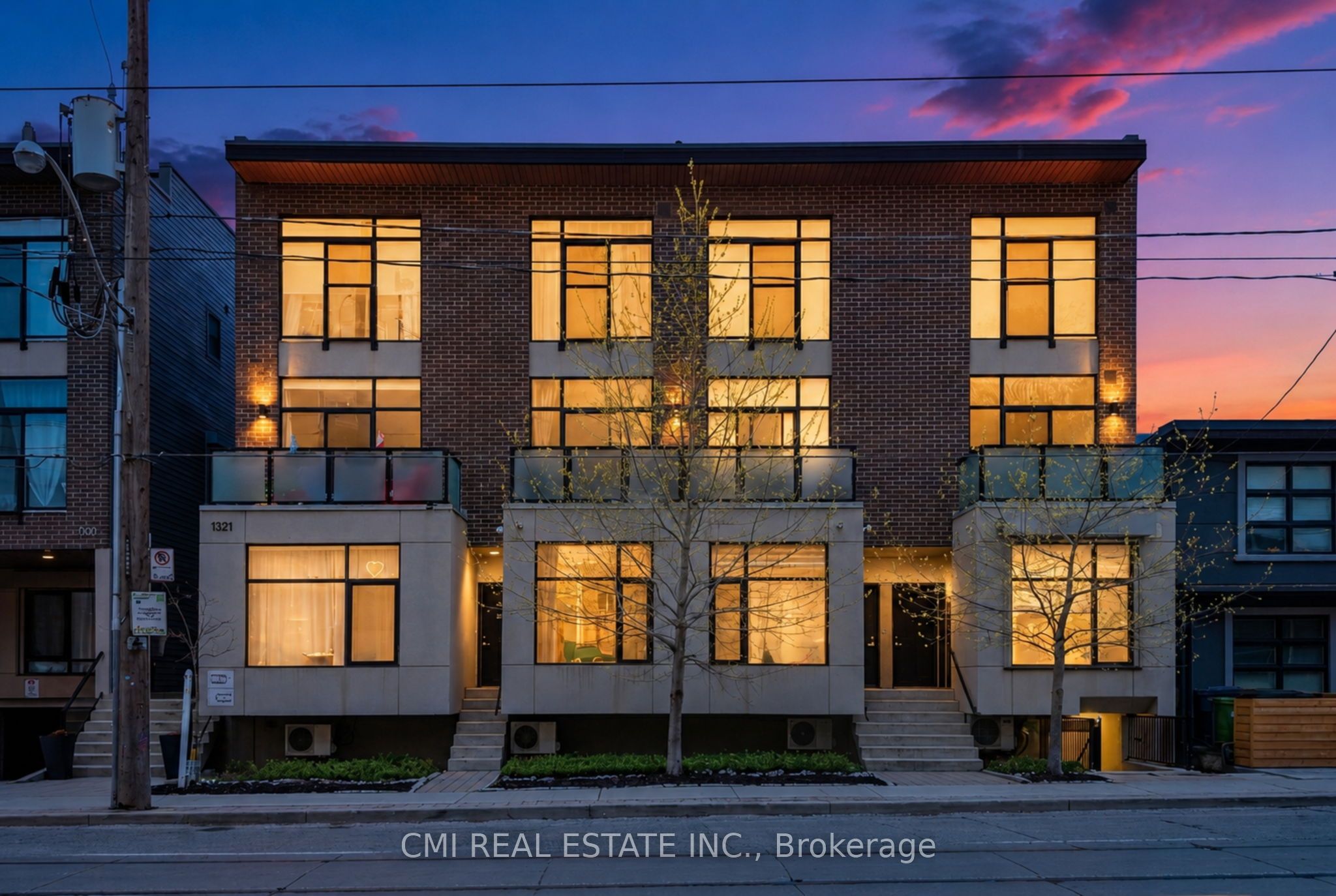 1321 Gerrard Street E 10, Toronto, ON M4L 1Y8
