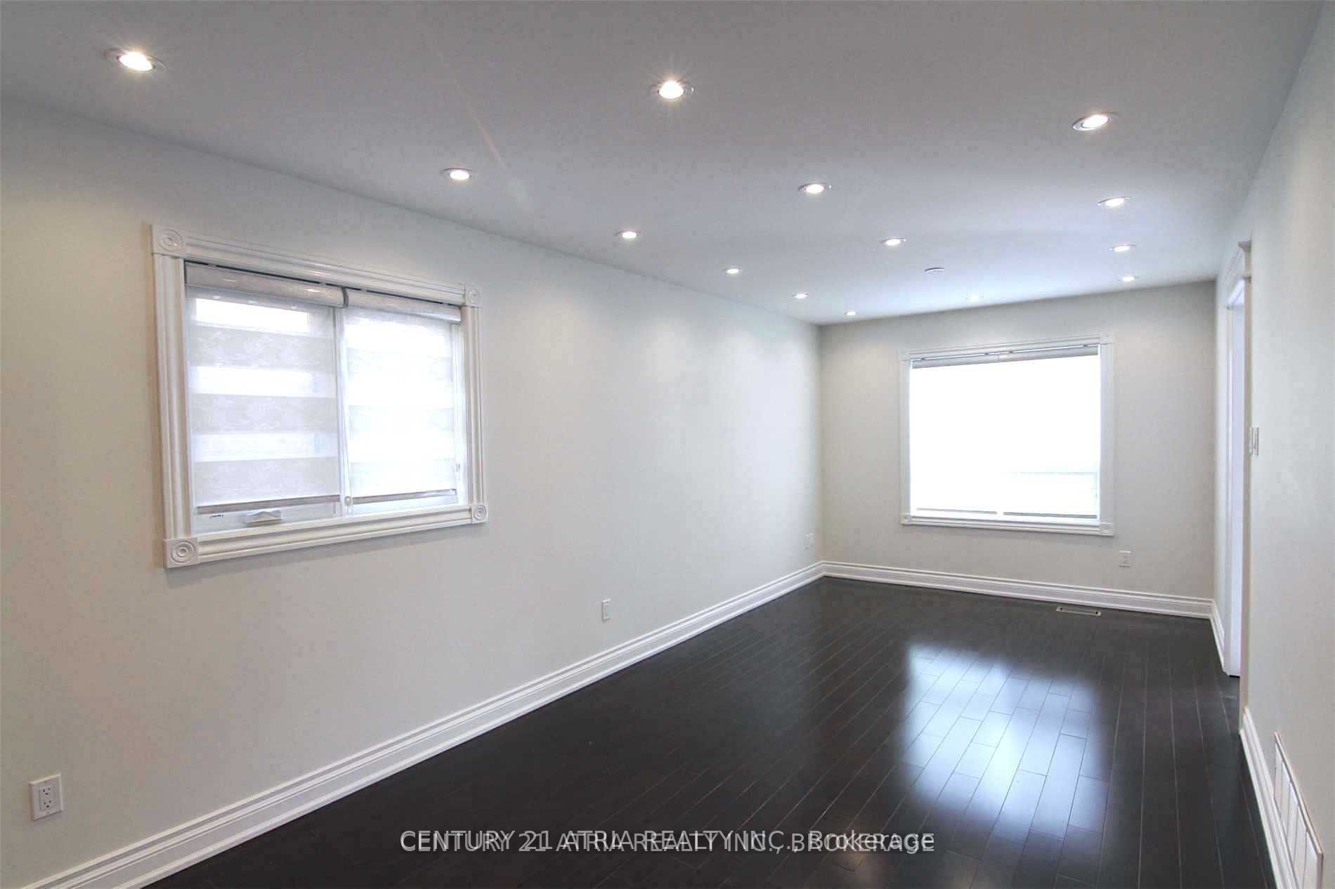 40 Alanbull Square, Toronto, ON M1V 4M1 photo 3