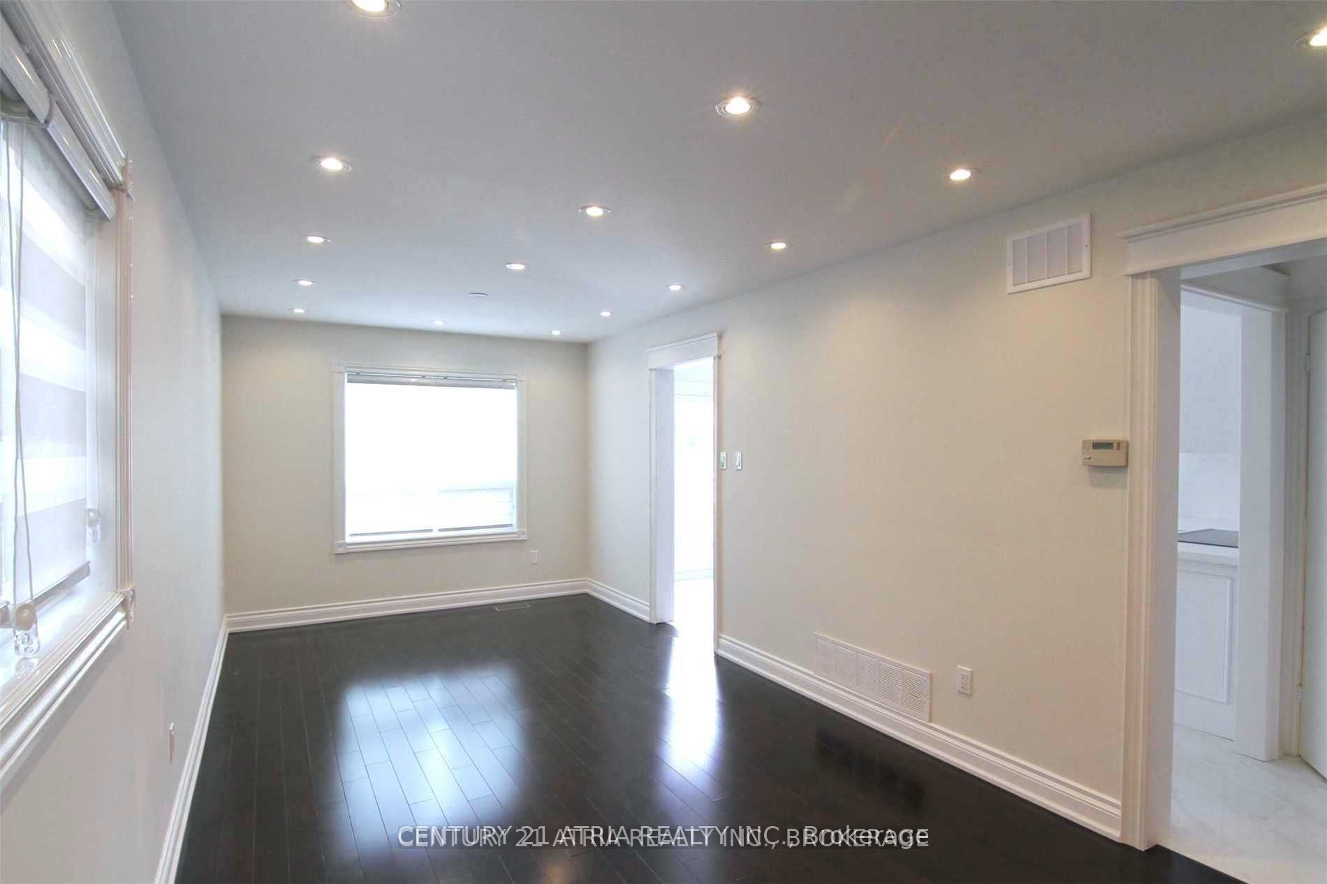 40 Alanbull Square, Toronto, ON M1V 4M1 photo 4