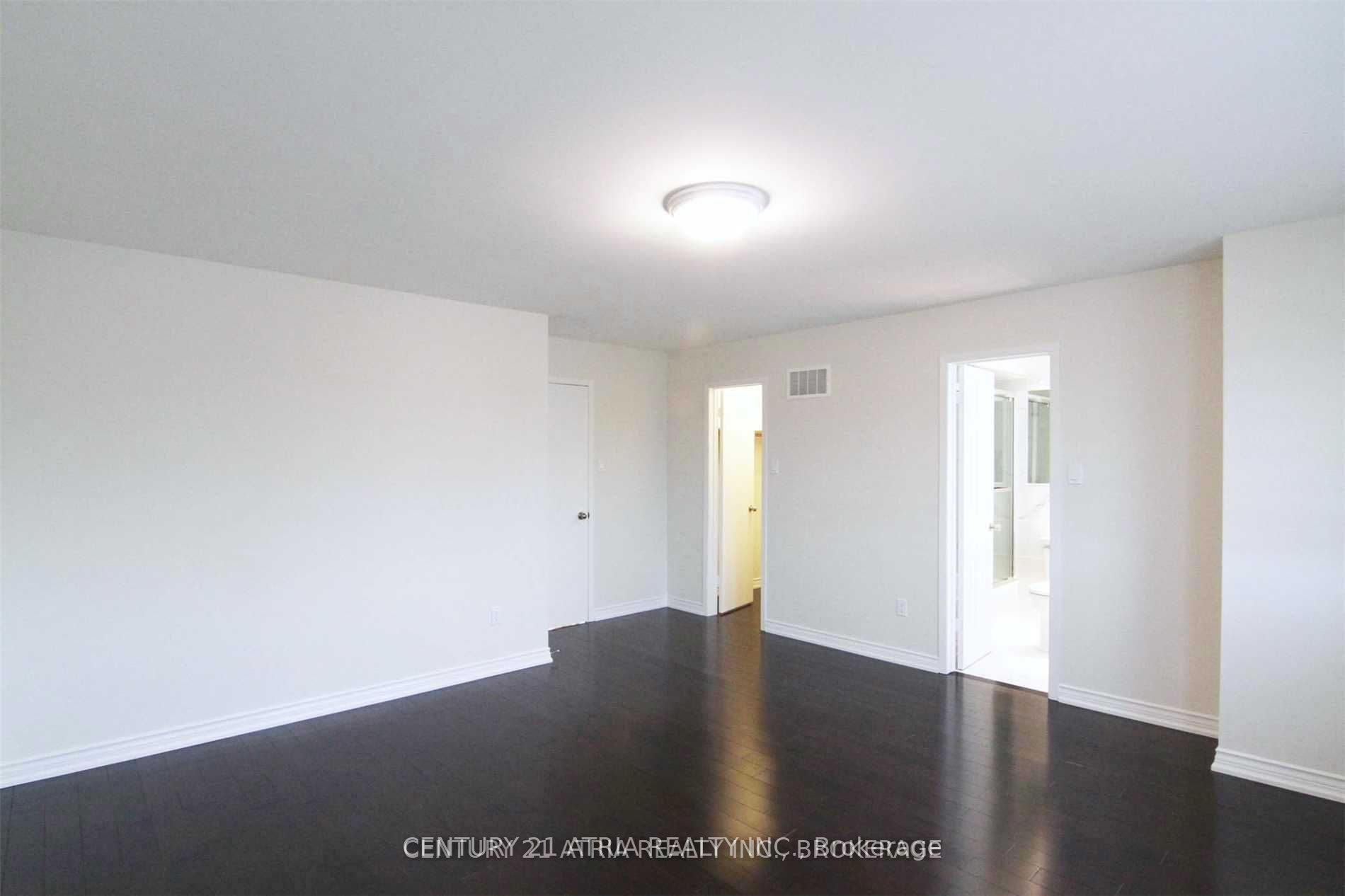 40 Alanbull Square, Toronto, ON M1V 4M1 photo 5