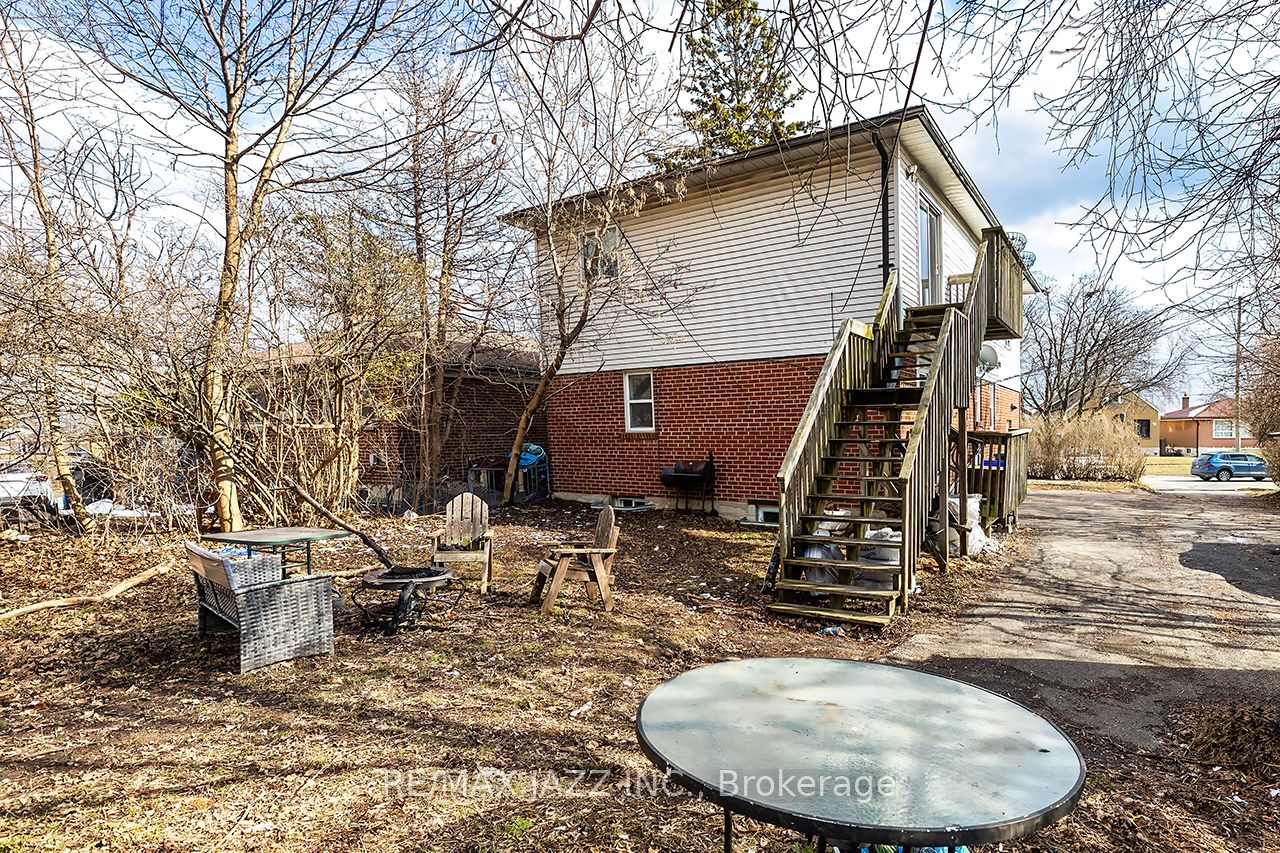 380 Phillip Murray Avenue, Oshawa, ON L1J 1H3 photo 2