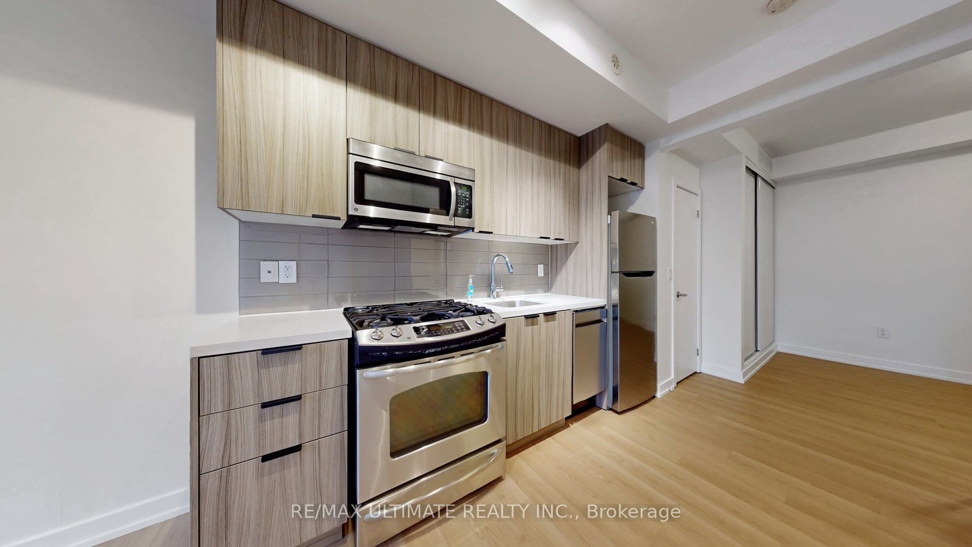 140 Broadview Avenue 59, Toronto, ON M4M 0A8 photo 2