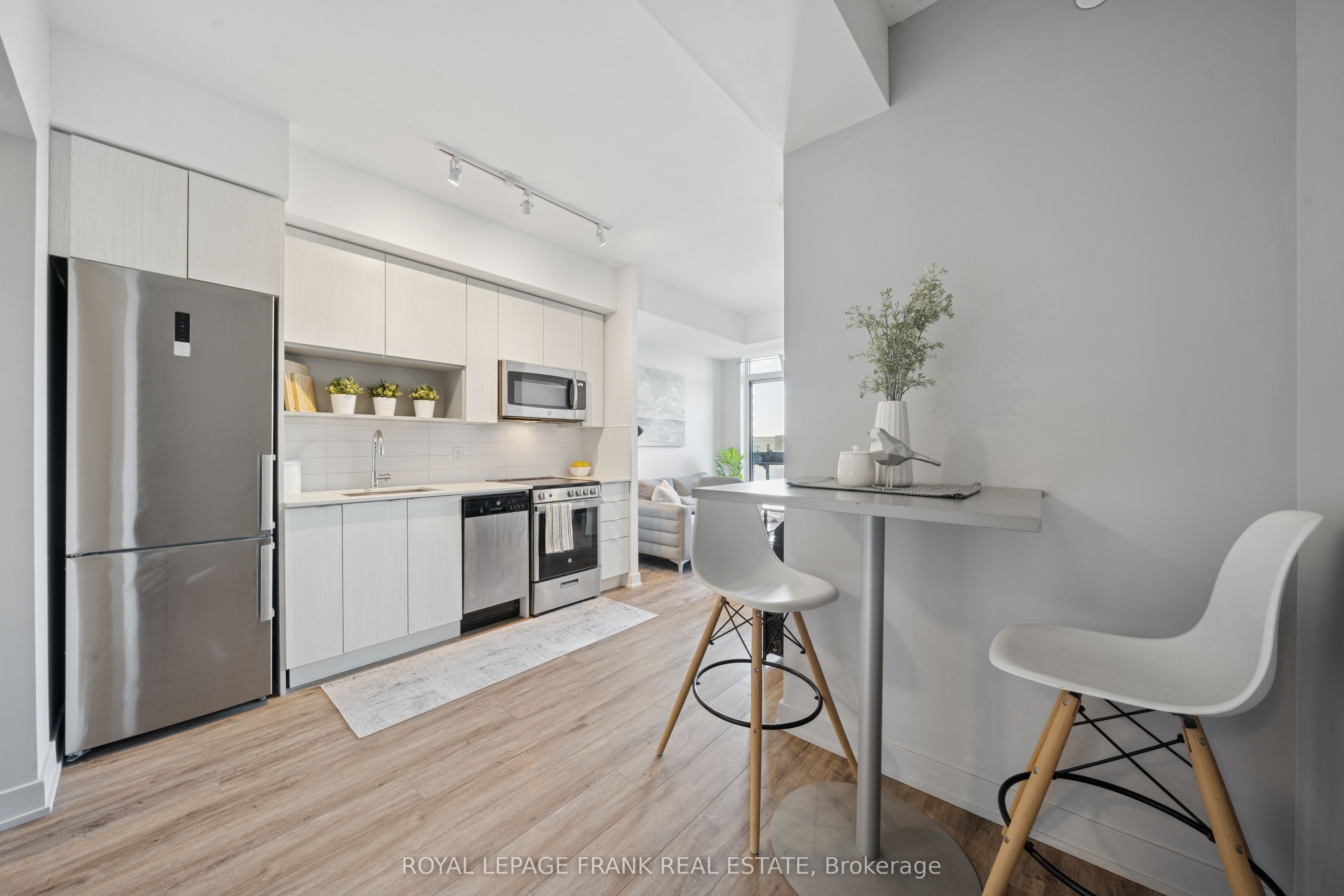 630 Greenwood Avenue 409, Toronto, ON M4J 0A8 photo 5