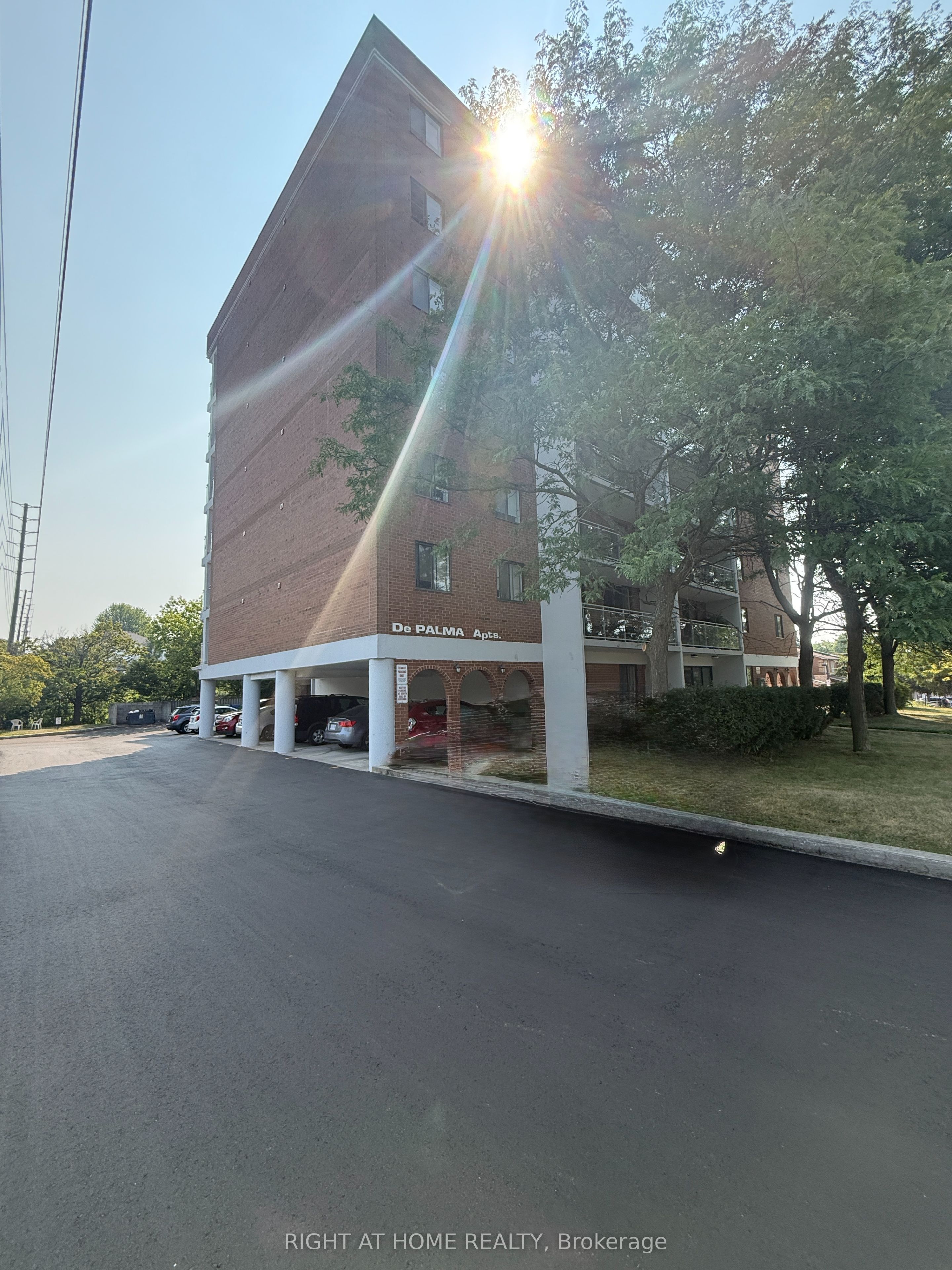 855 Wilson Road N 205, Oshawa, ON L1G 7W6