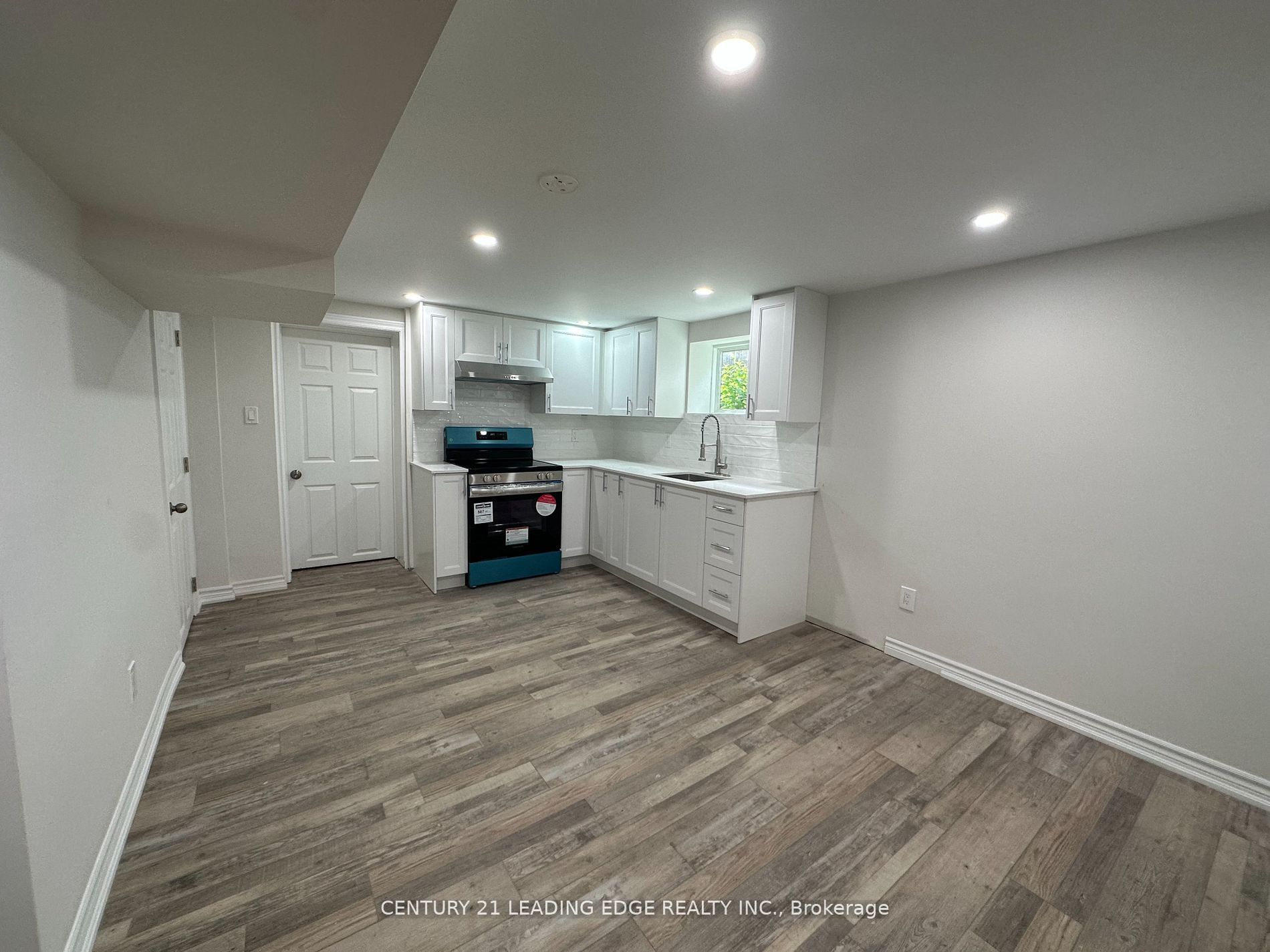 11 White Abbey Park Bsmt, Toronto, ON M1R 4R3 photo 2