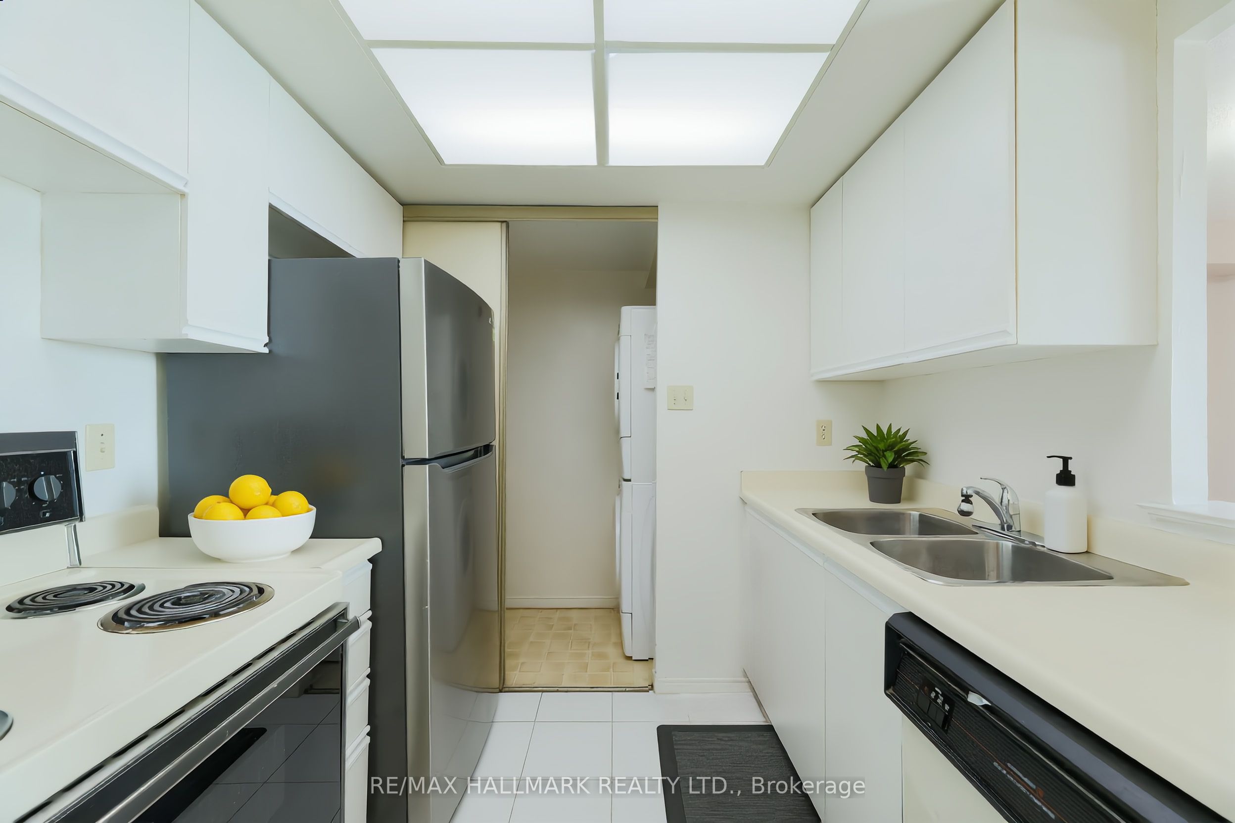 3 Greystone Walk Drive 525, Toronto, ON M1K 5J4 photo 4