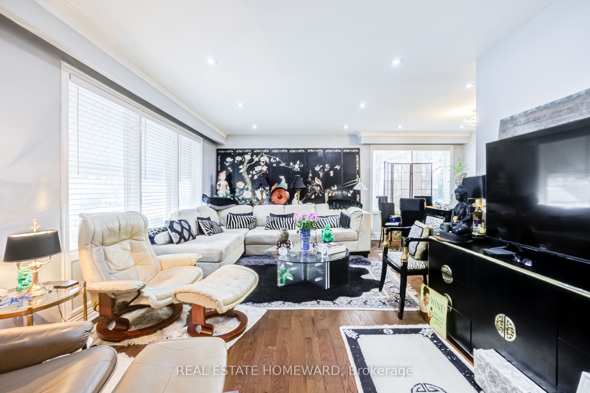 4 Moorecroft Crescent, Toronto, ON M1K 3V1 photo 2
