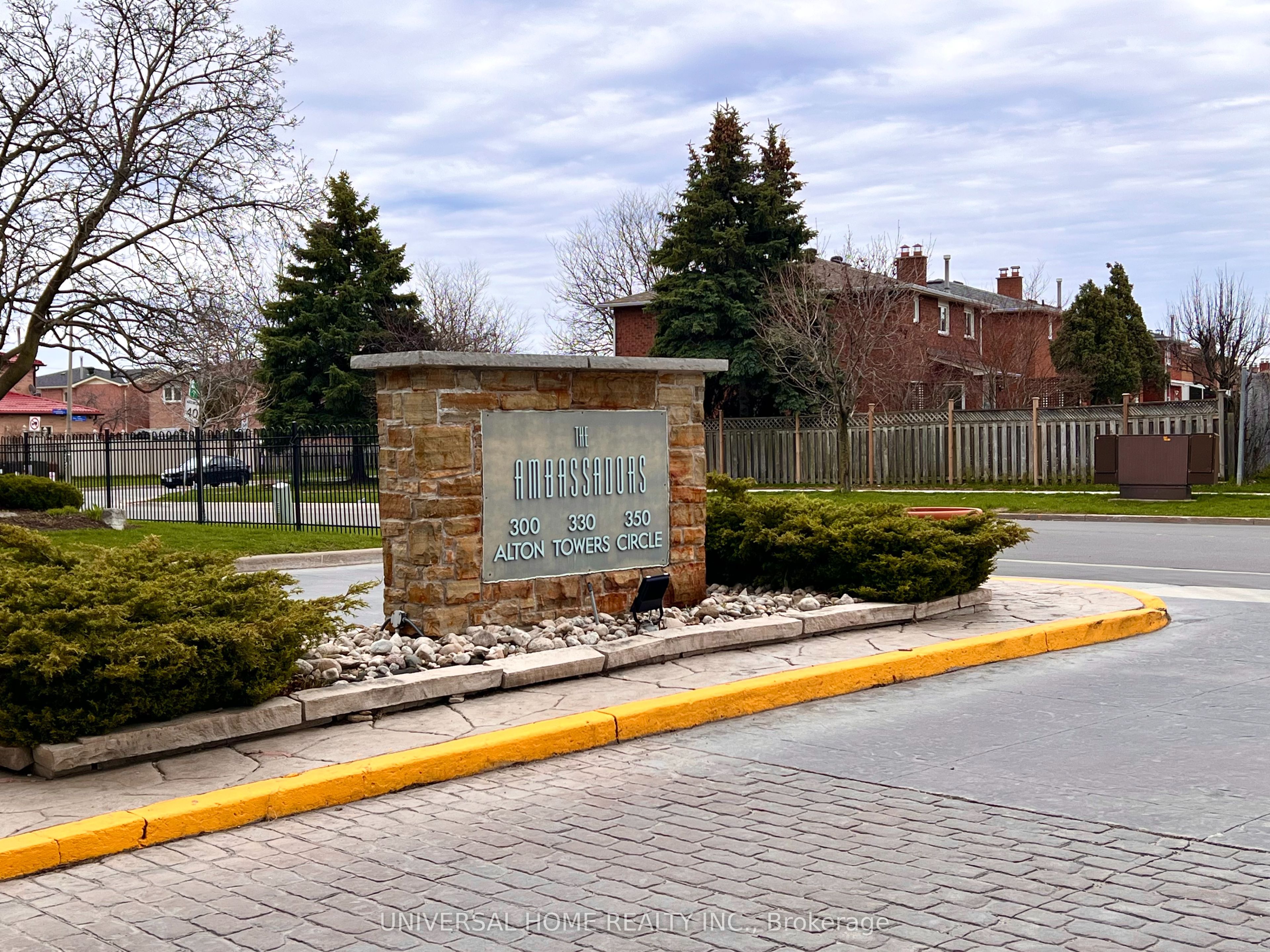 350 Alton Towers Circle 705, Toronto, ON M1V 5E3 photo 3