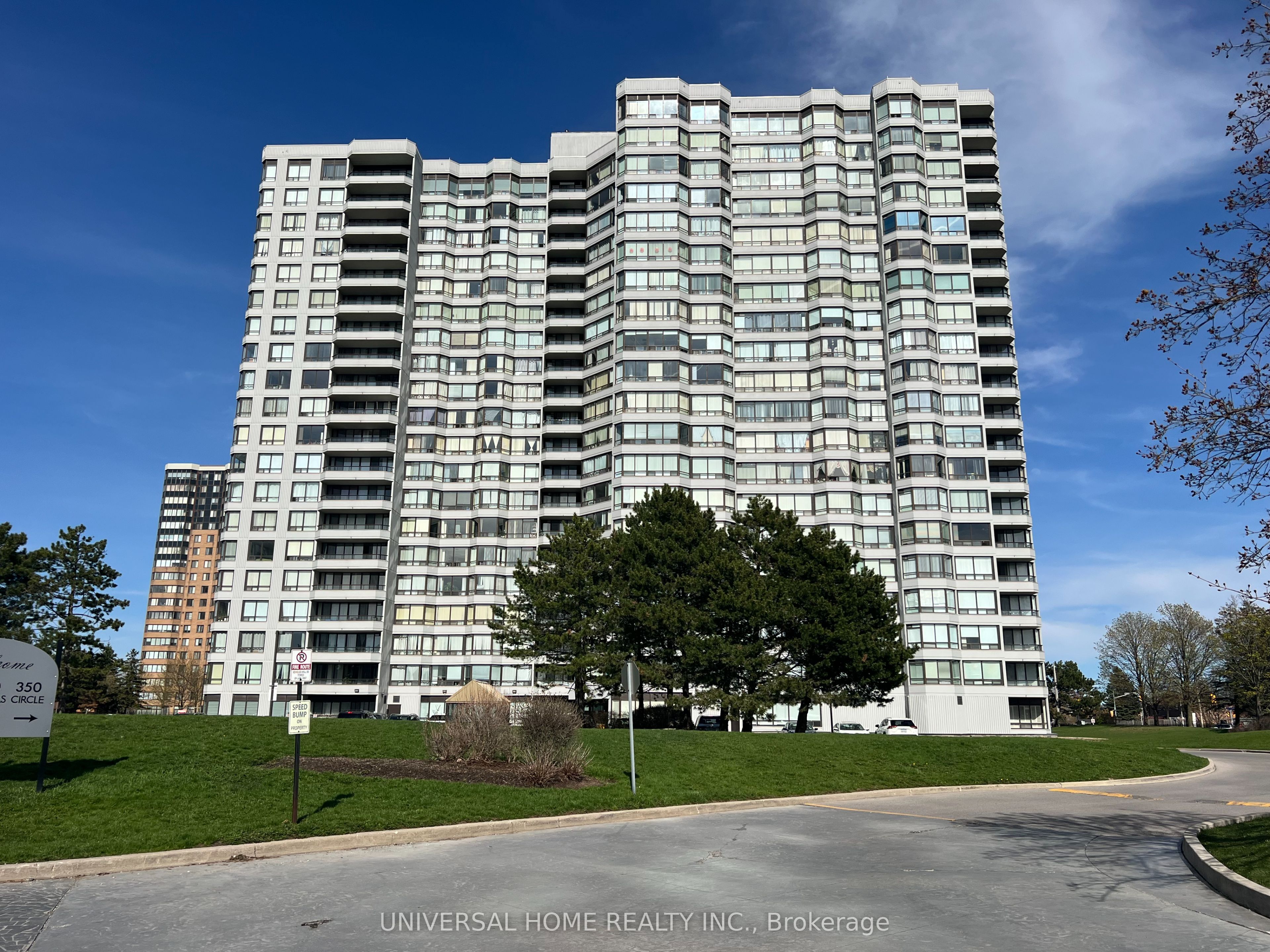 350 Alton Towers Circle 705, Toronto, ON M1V 5E3 photo 5