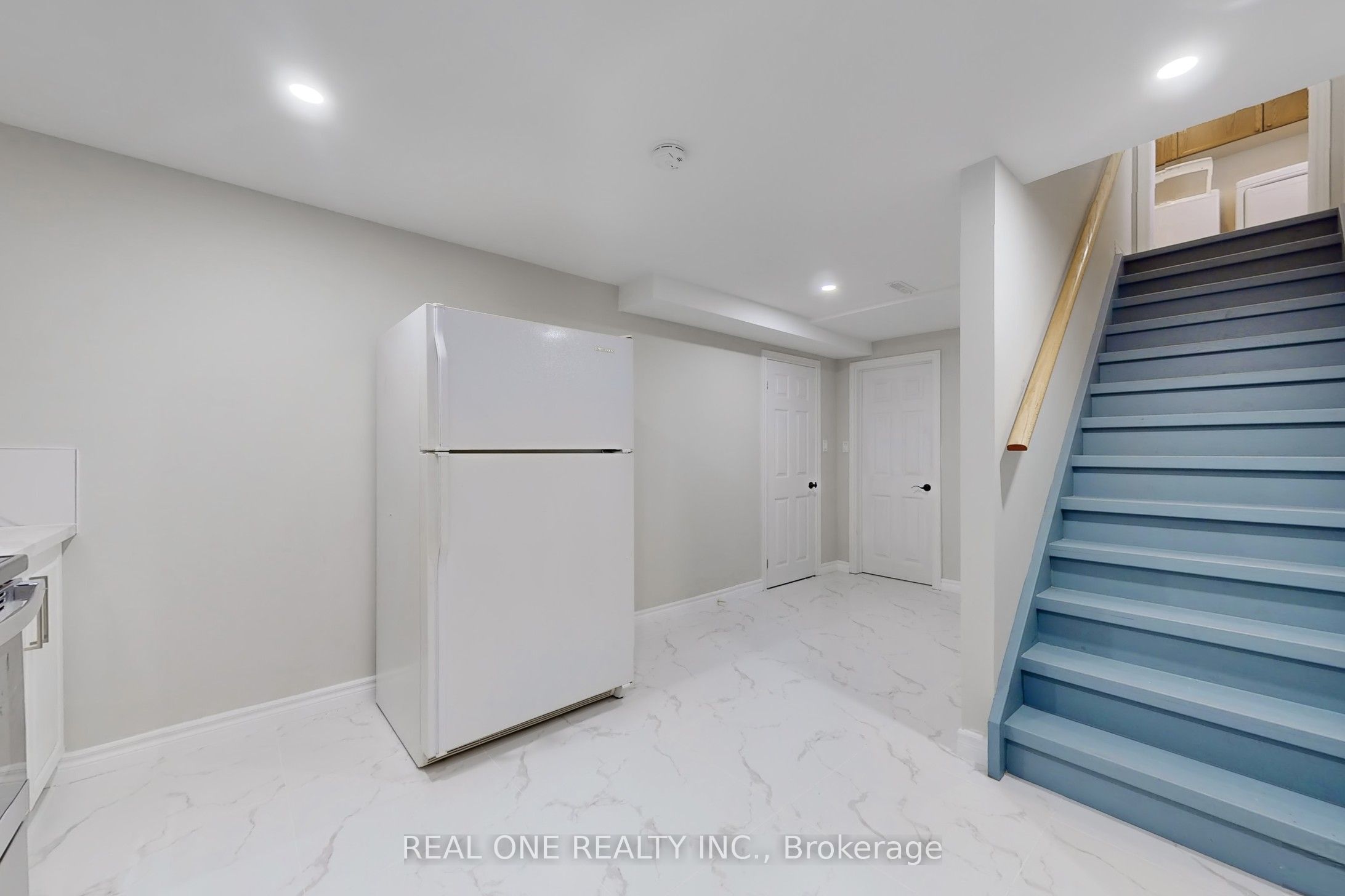 27 Gladiola Court E, Whitby, ON L1R 1N8 photo 5