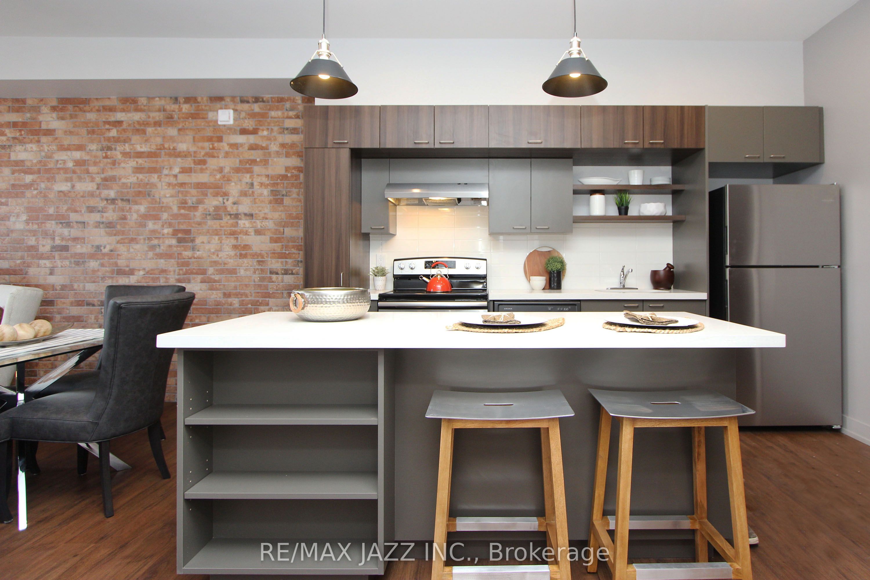 14 1/2 King Street E 201, Oshawa, ON L1H 1A9 photo 4