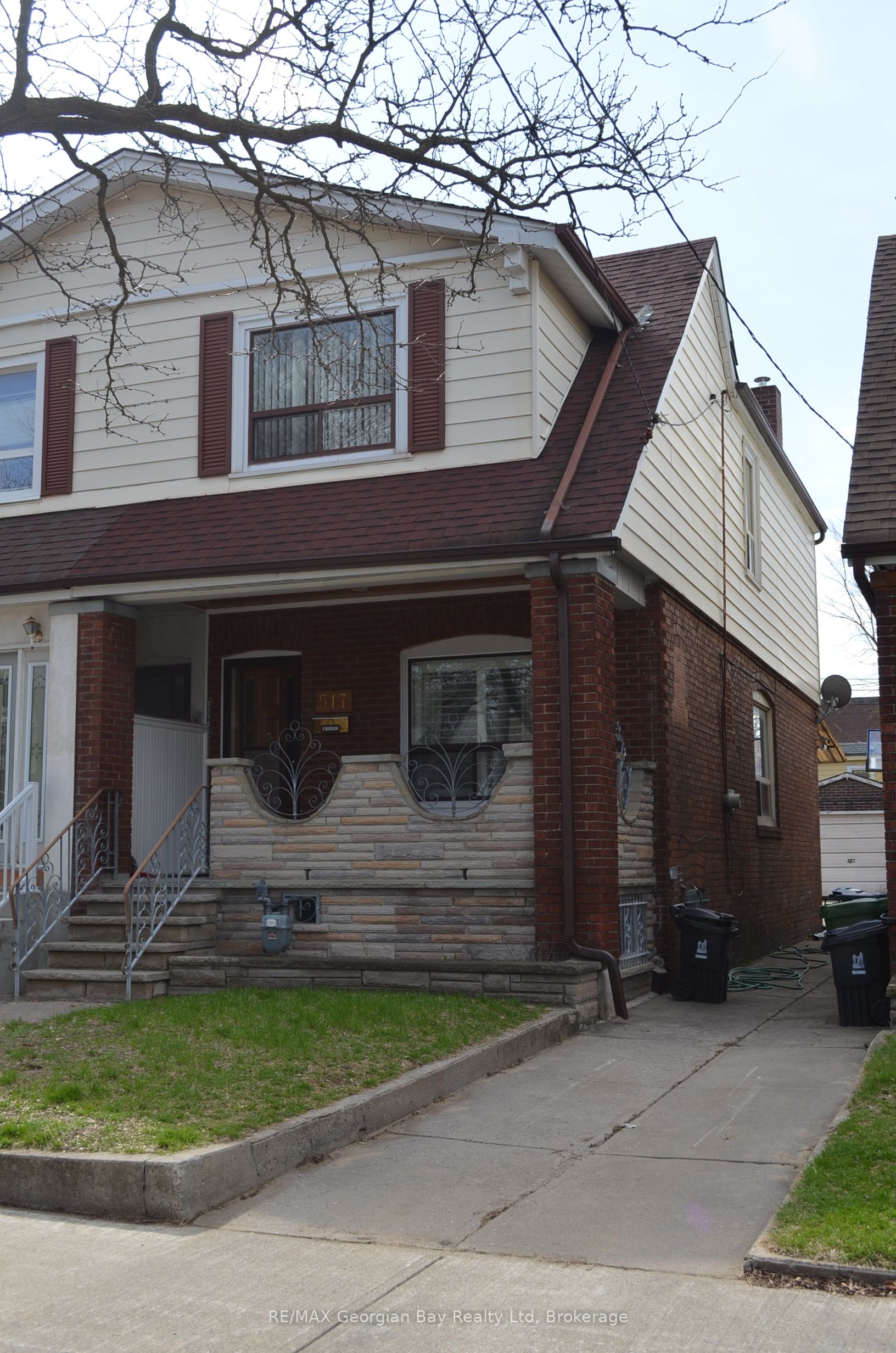 517 Milverton Boulevard, Toronto, ON M4C 1X6