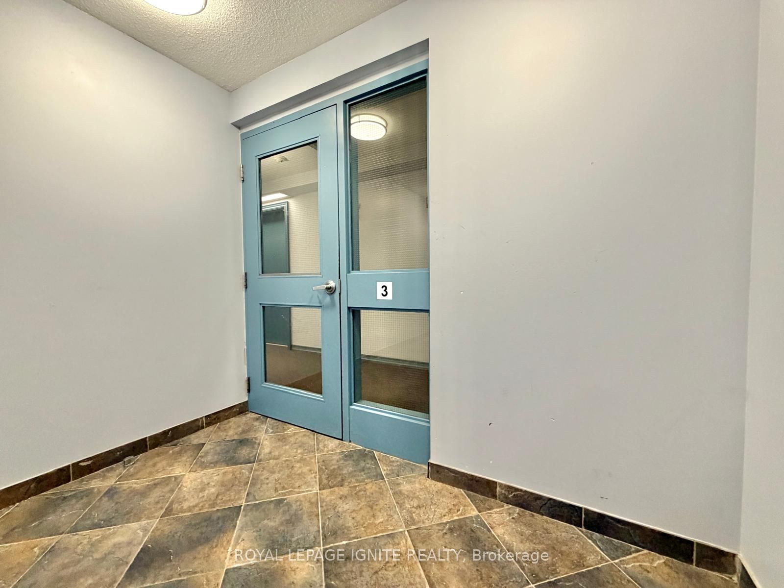 128 Aspen Springs Drive 304, Clarington, ON L1C 0G9 photo 3