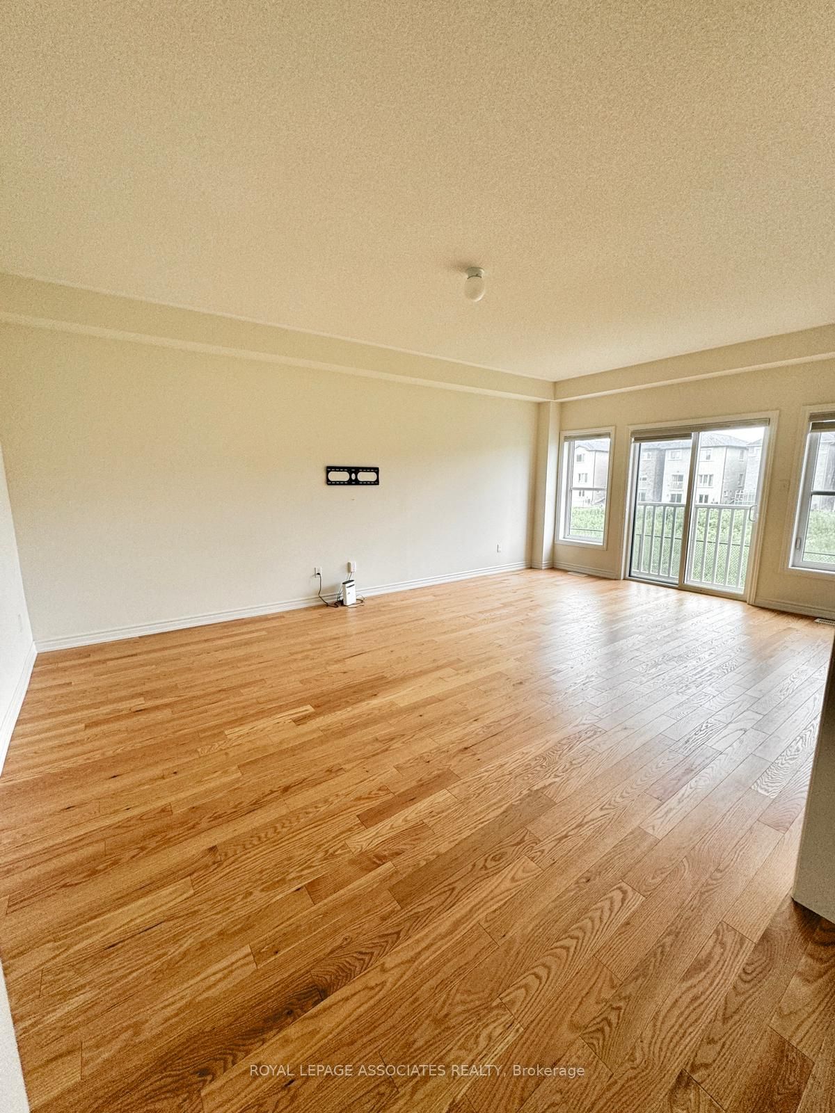 1108 Skyridge Boulevard, Pickering, ON L1X 0M8 photo 2