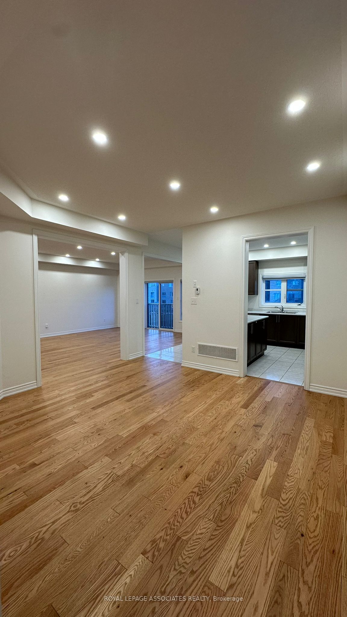 1108 Skyridge Boulevard, Pickering, ON L1X 0M8 photo 3