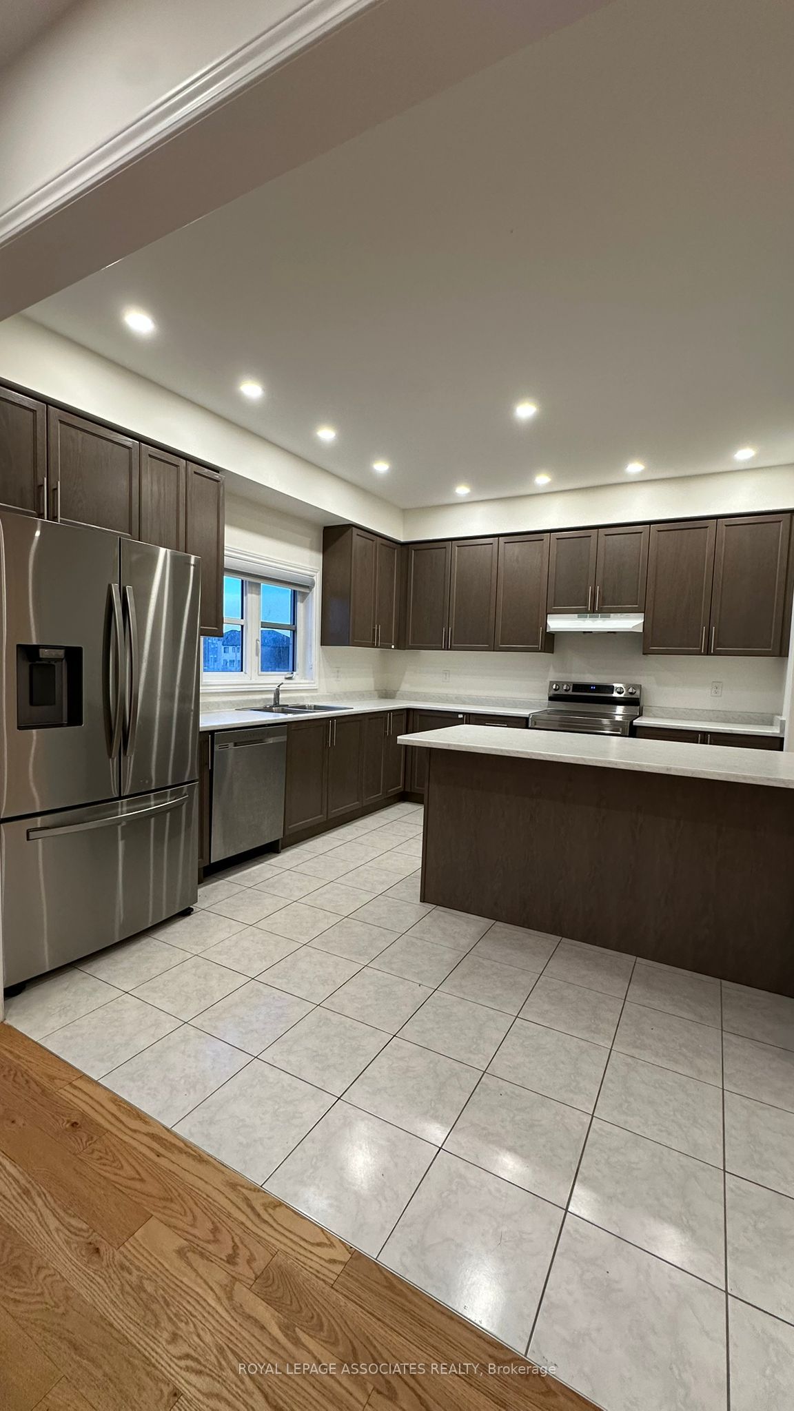 1108 Skyridge Boulevard, Pickering, ON L1X 0M8 photo 5