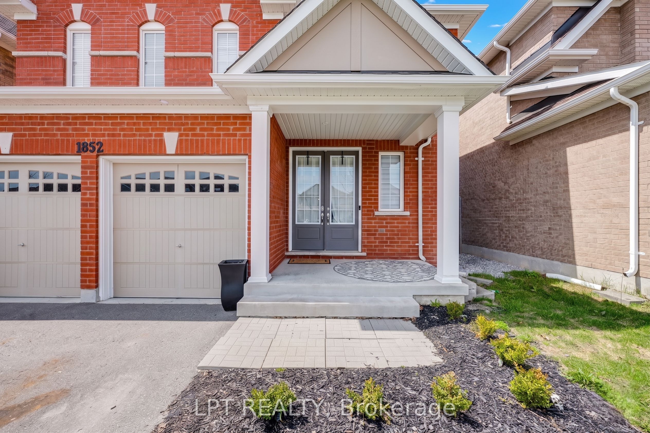 1852 Grandview Street N, Oshawa, ON L1K 0Y2 photo 3