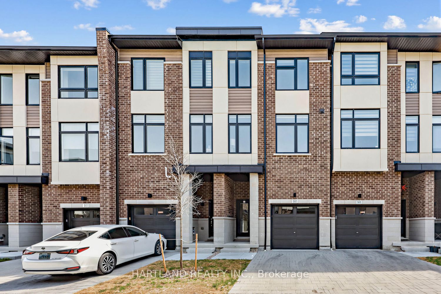 1695 Dersan Street 505, Pickering, ON L1X 0S9